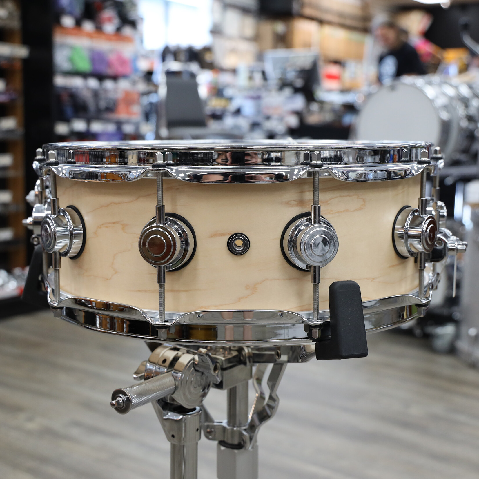 DW DW Santa Monica 5 x 14 Maple Snare Drum (Satin Oil with Chrome Hardware)