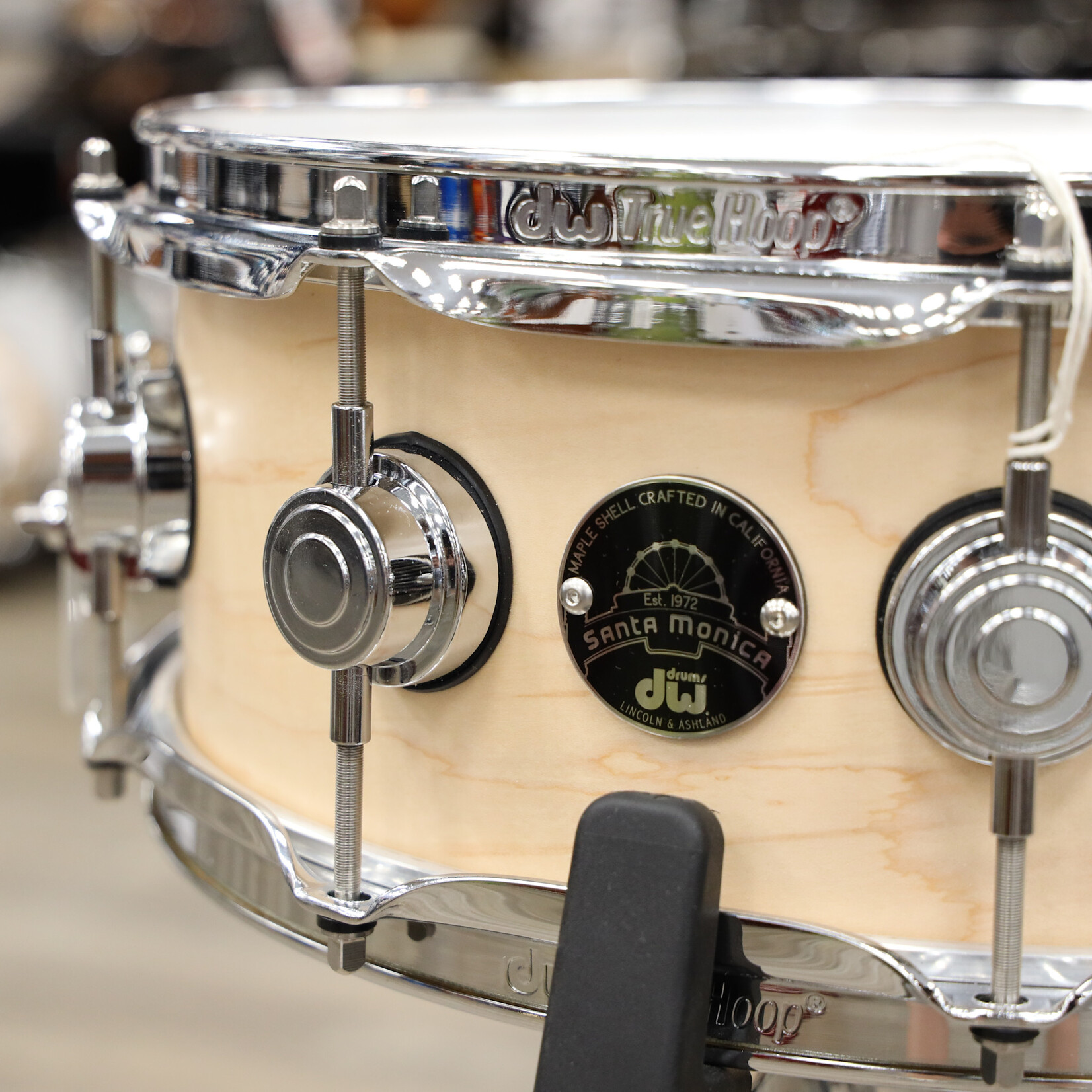 DW DW Santa Monica 5 x 14 Maple Snare Drum (Satin Oil with Chrome Hardware)