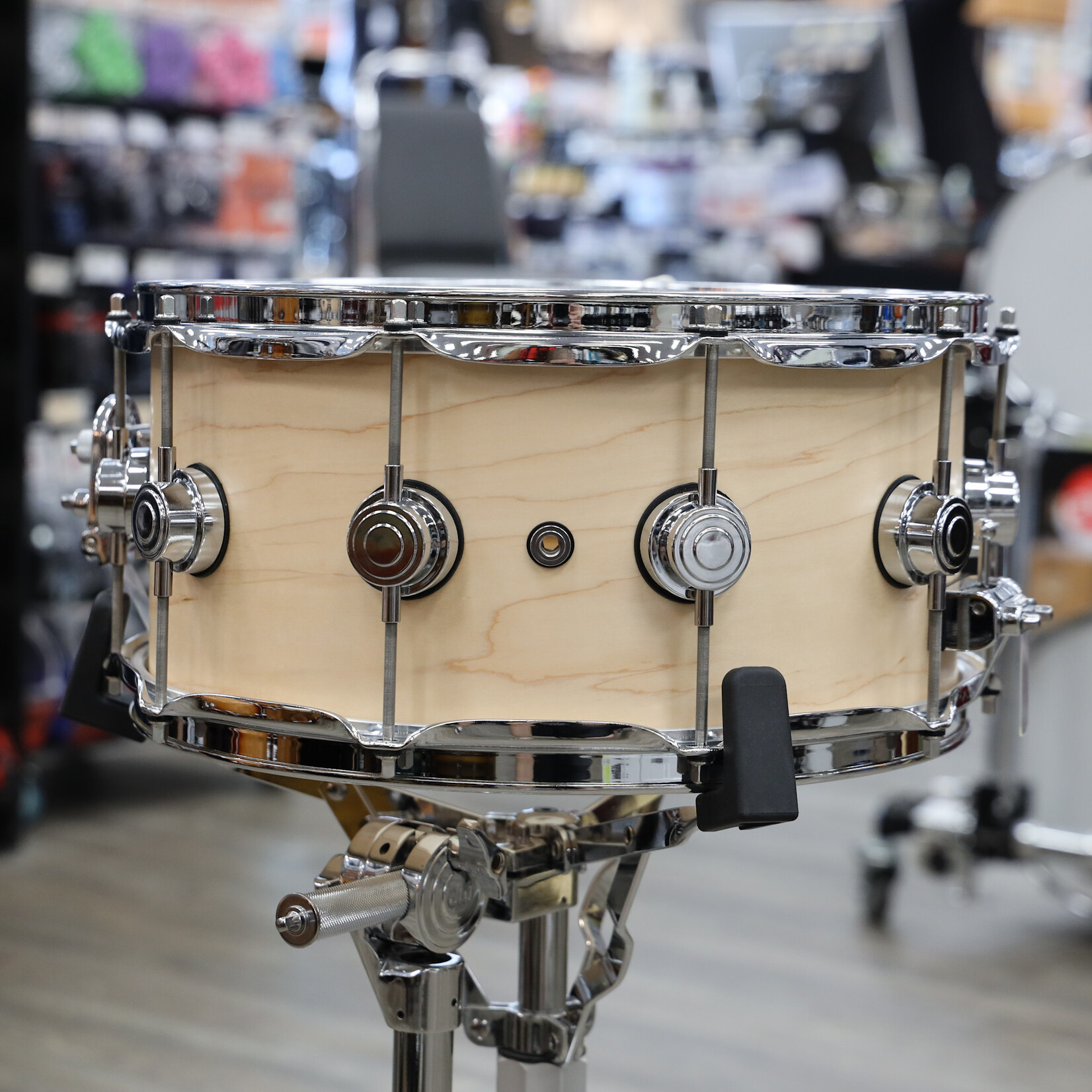 DW DW Santa Monica 6.5 x 14 Maple Snare Drum (Satin Oil with Chrome Hardware)
