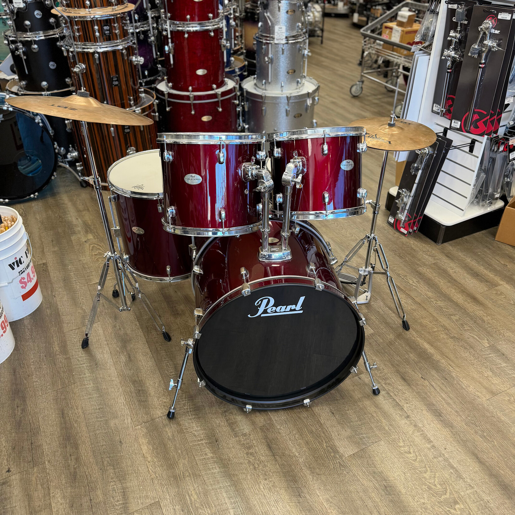Pearl Used Pearl Forum Complete Kit w/ Hardware and Cymbals