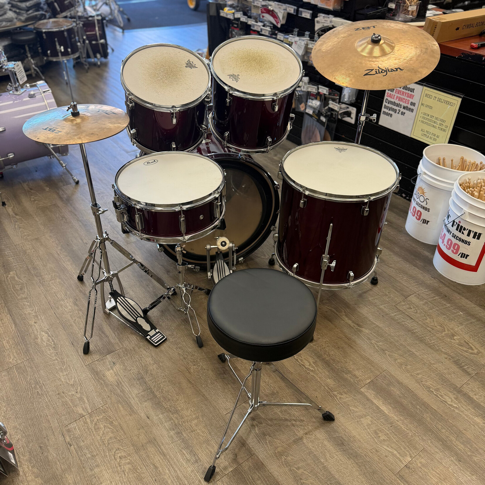 Pearl Used Pearl Forum Complete Kit w/ Hardware and Cymbals