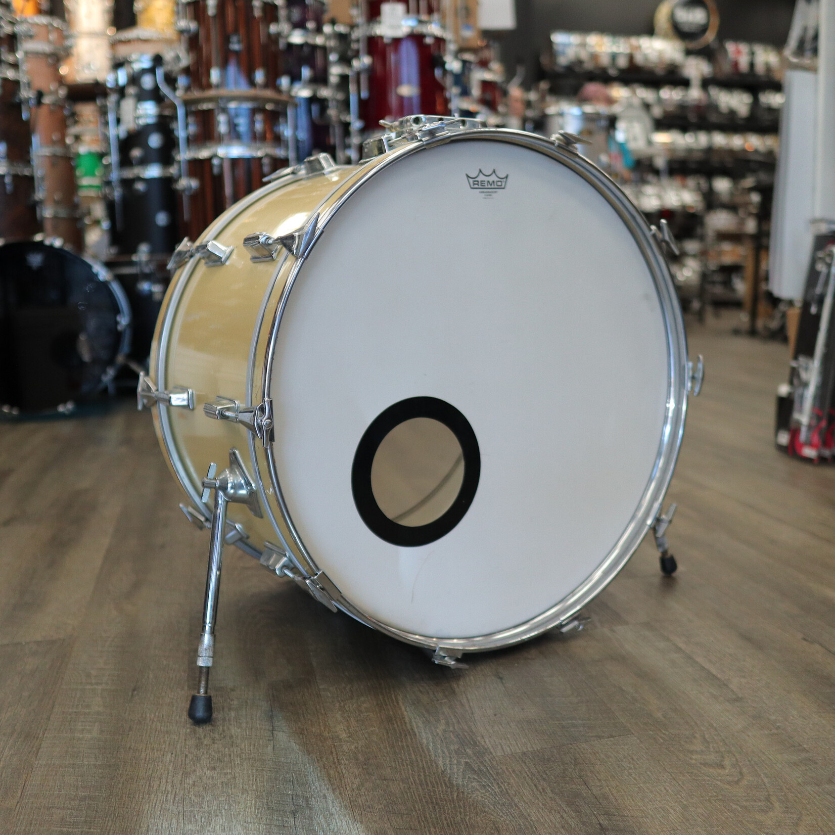 Pearl Pre-Owned Pearl 14x24" Wood-Fiberglass Bass Drum (Gold Satin Wrap)