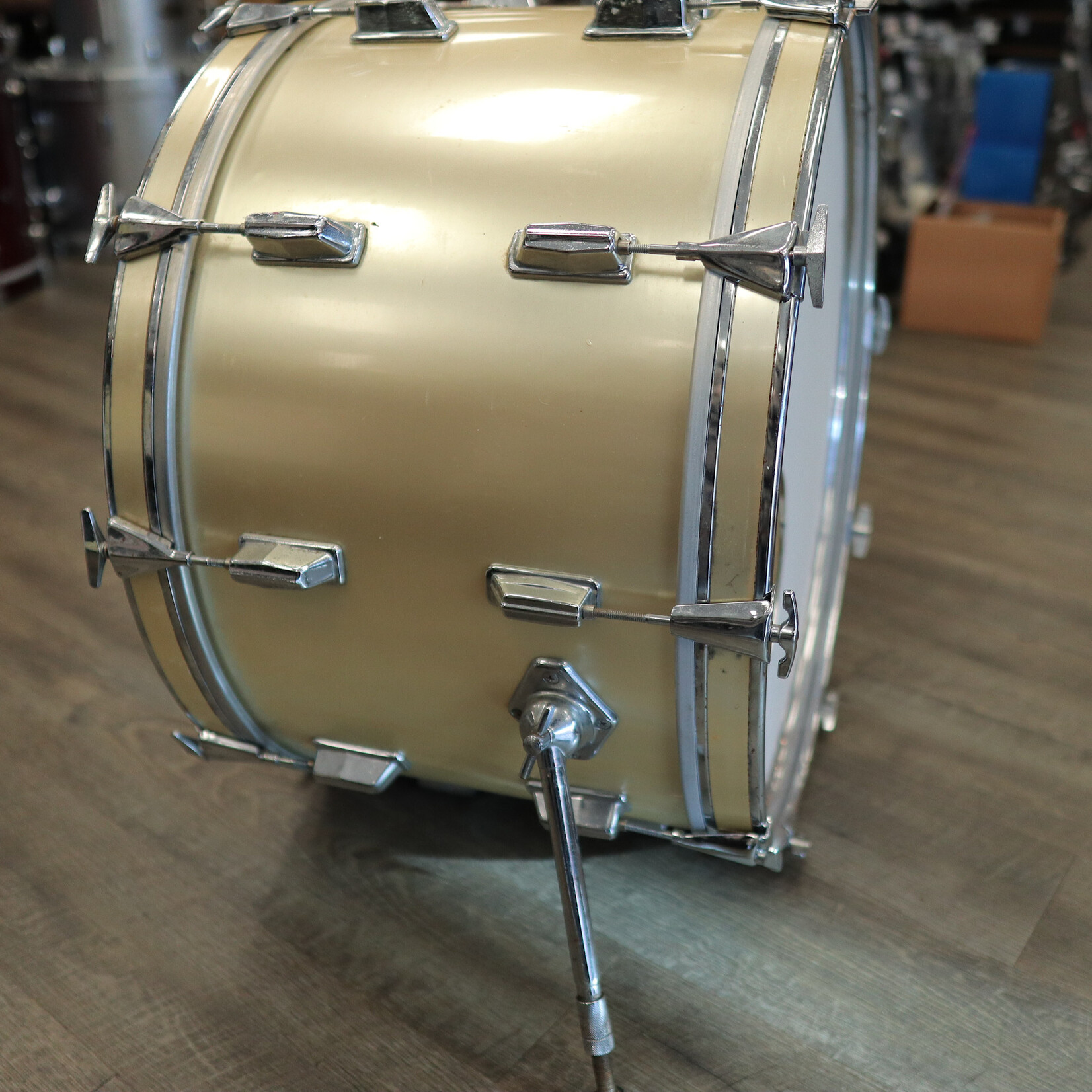 Pearl Pre-Owned Pearl 14x24" Wood-Fiberglass Bass Drum (Gold Satin Wrap)