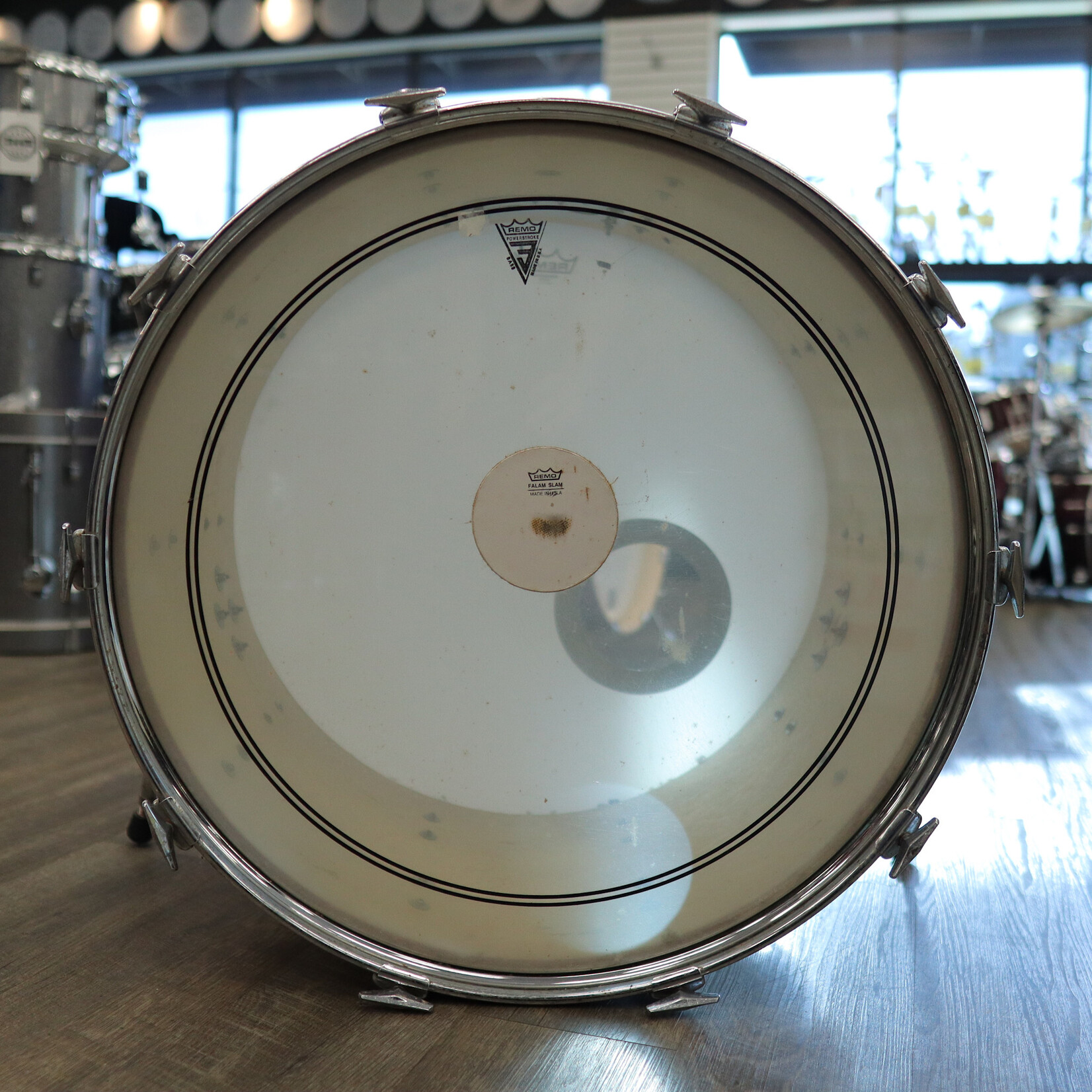 Pearl Pre-Owned Pearl 14x24" Wood-Fiberglass Bass Drum (Gold Satin Wrap)