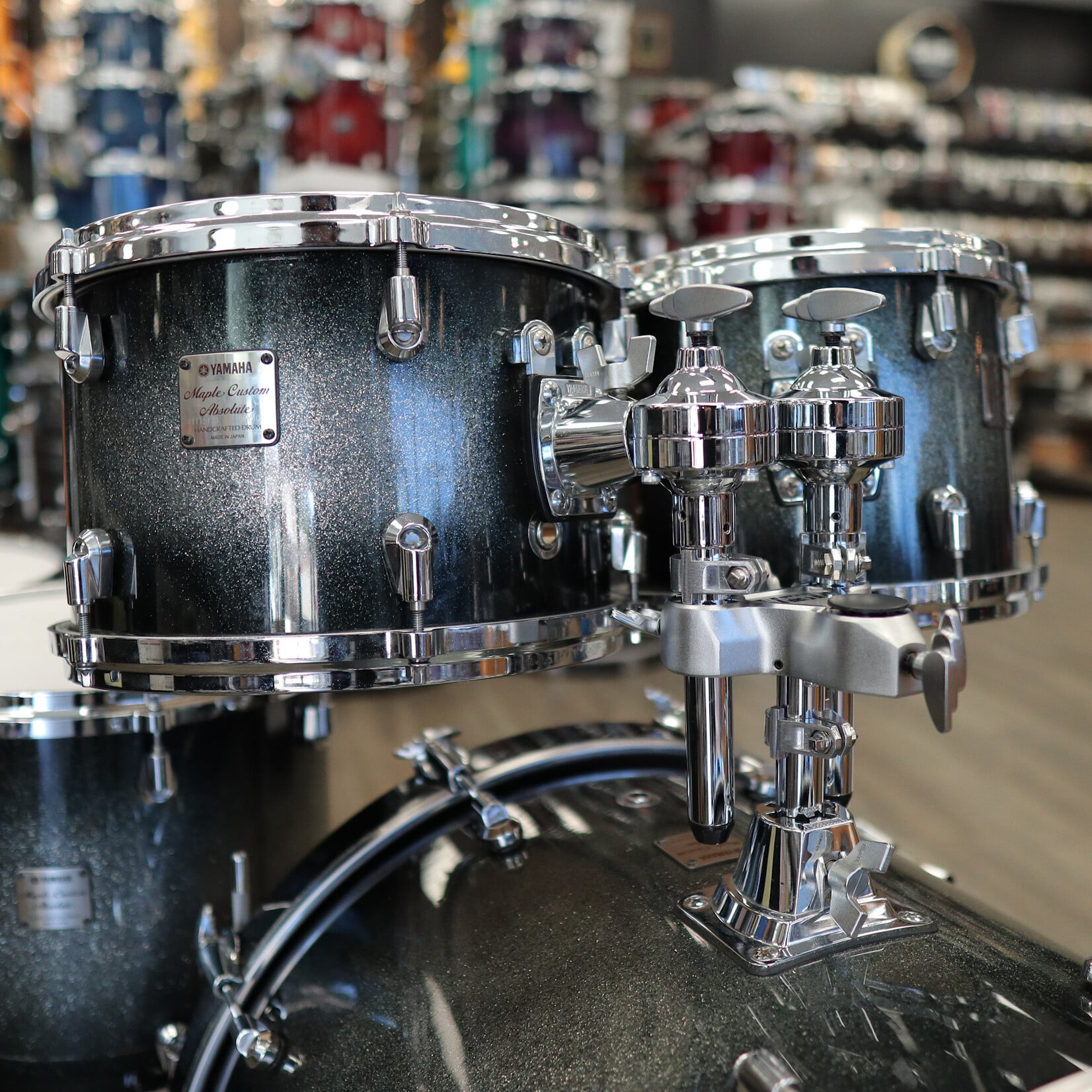 YAMAHA Pre-Owned Yamaha Maple Custom Absolute 5-PC Shell Pack 10/12/14/16/22 (Black Sparkle Sunburst)