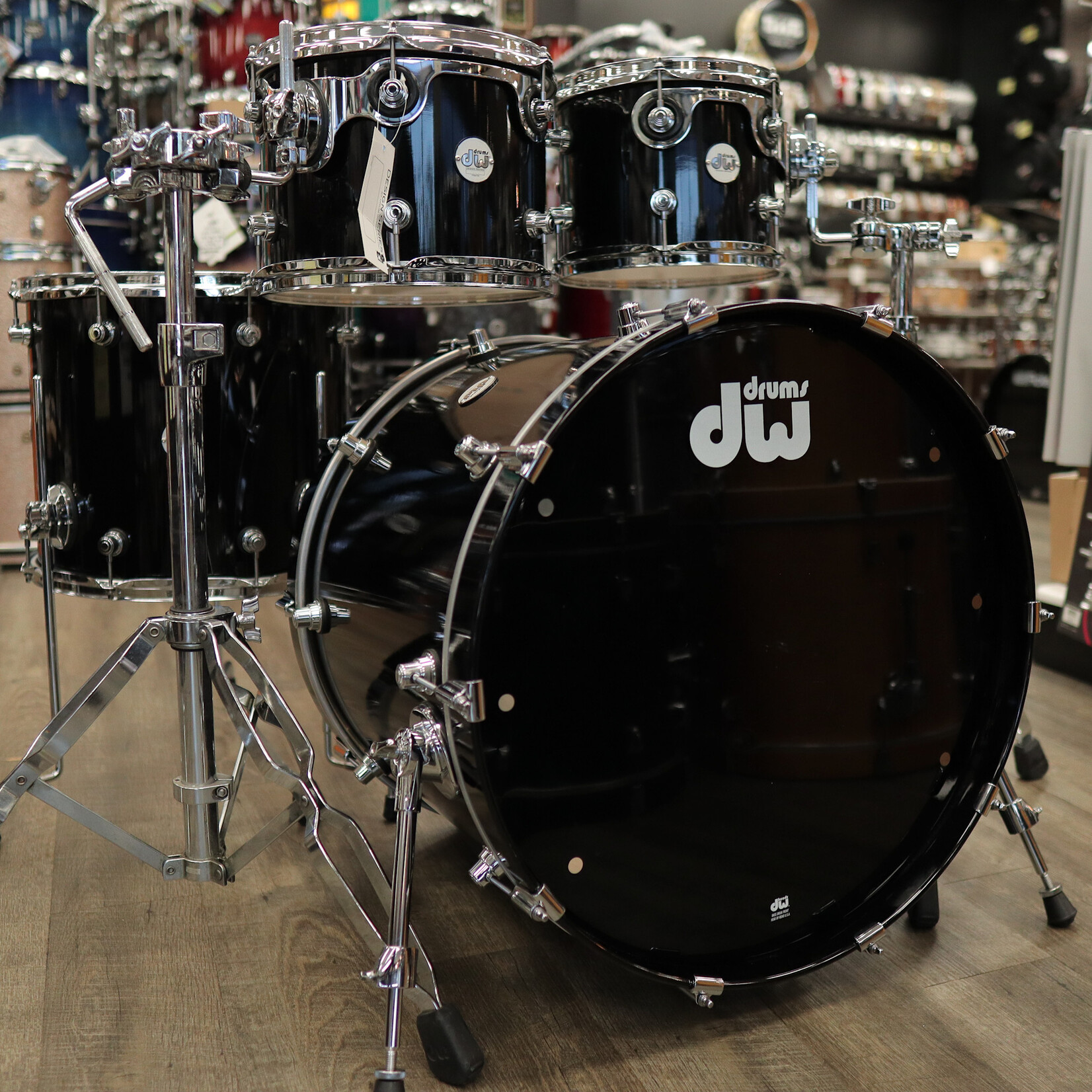 DW Used DW Design Series 4-Piece Shell Pack 10/12/16/22 (Black Gloss Lacquer)