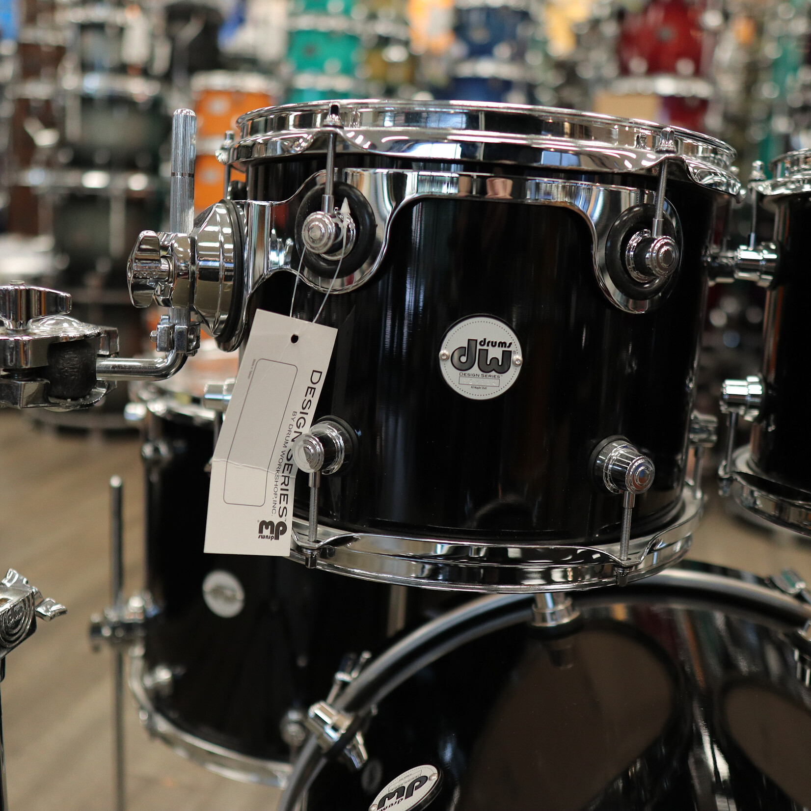 DW Used DW Design Series 4-Piece Shell Pack 10/12/16/22 (Black Gloss Lacquer)
