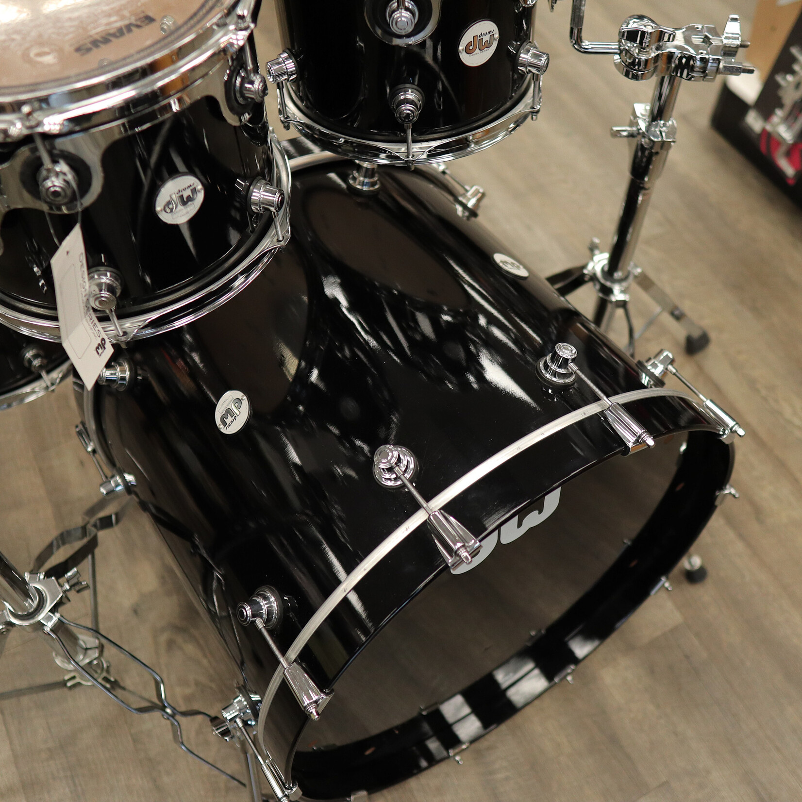 DW Used DW Design Series 4-Piece Shell Pack 10/12/16/22 (Black Gloss Lacquer)