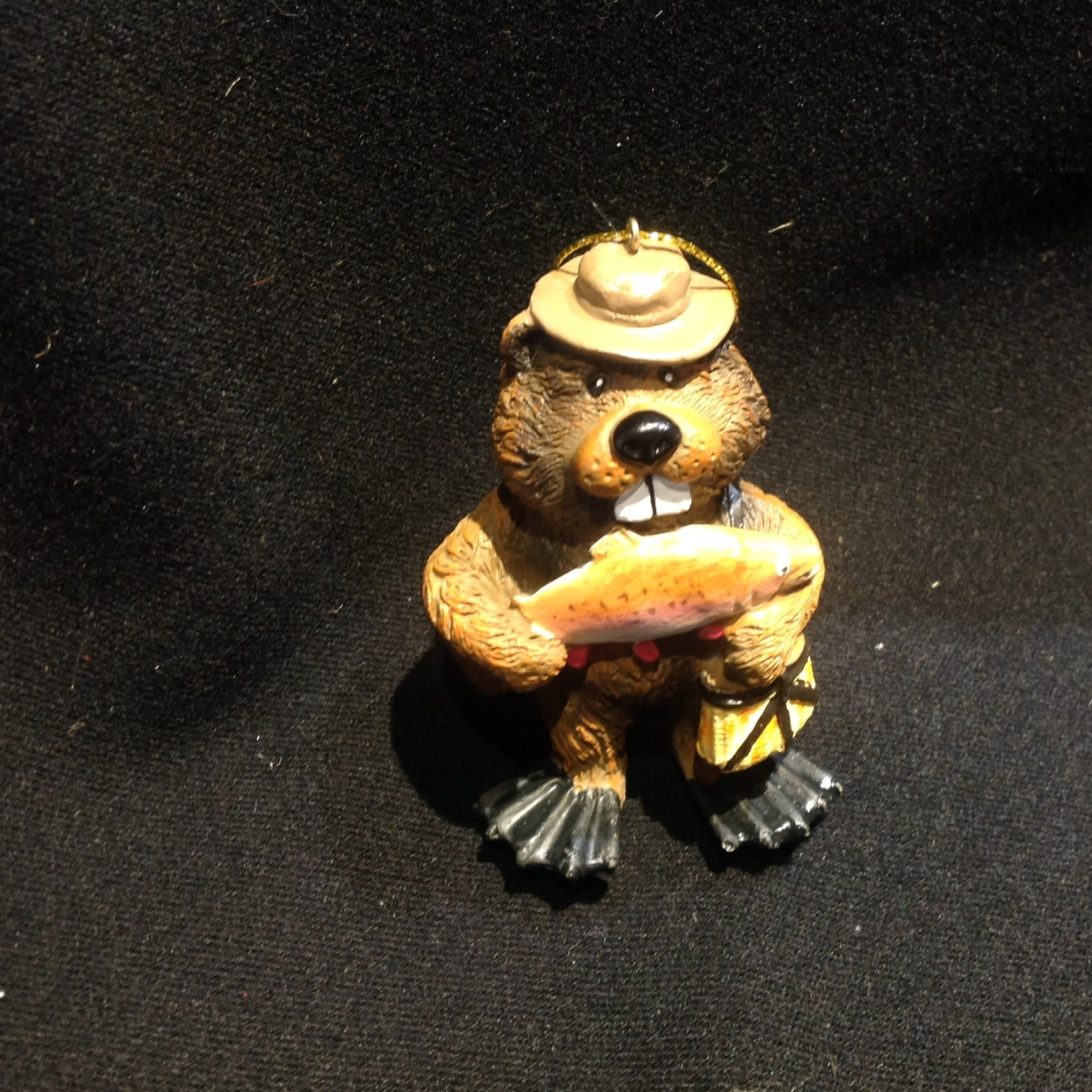 **Beaver w/Fish Ornament