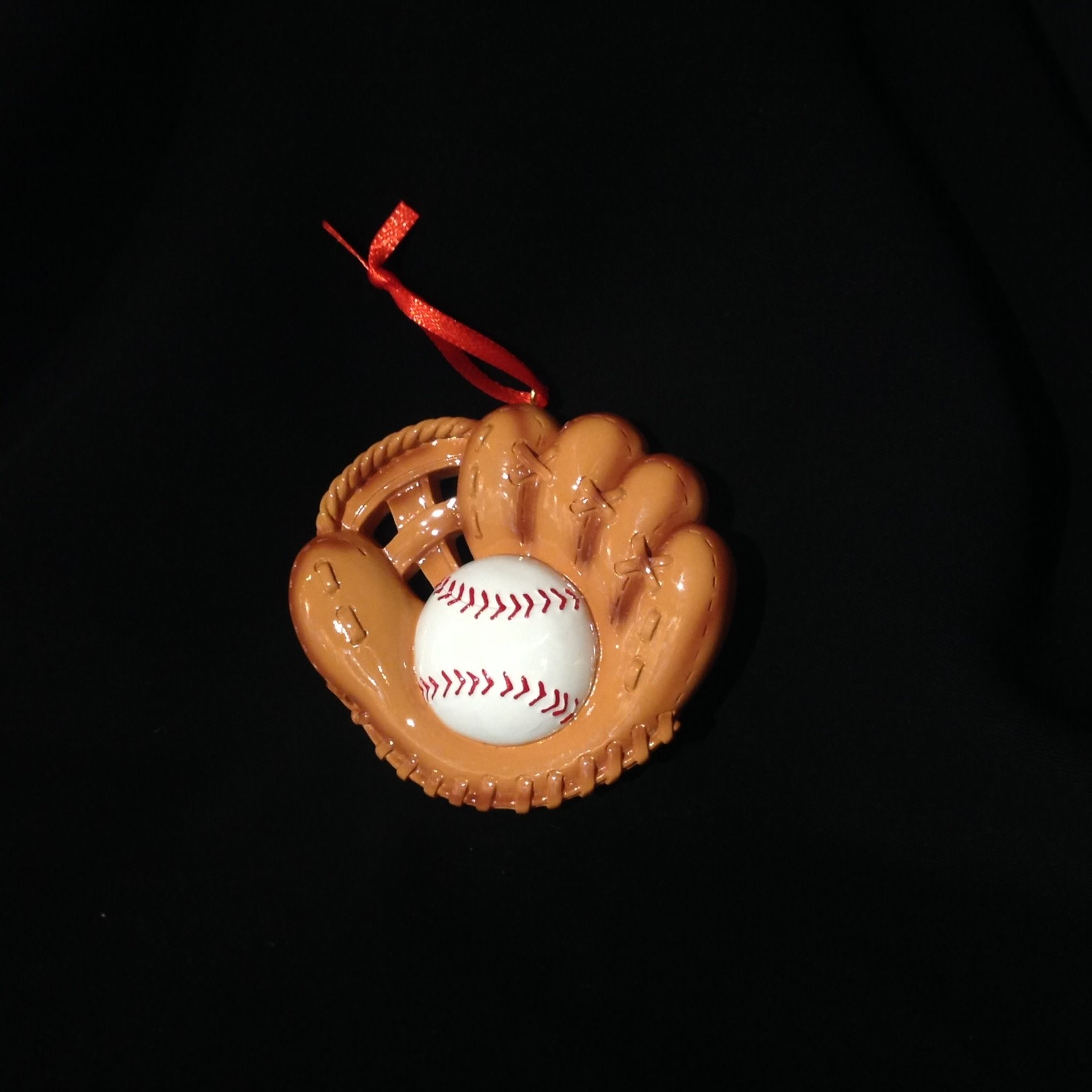 **Baseball Mitt Ornament