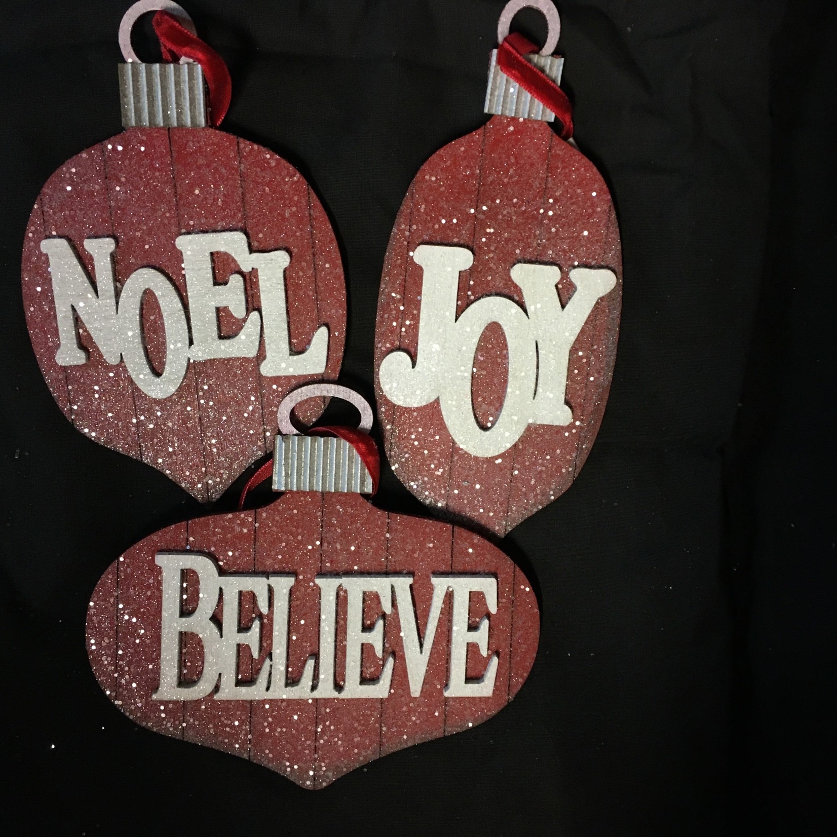 **Red & White Noel/Joy/Believe 3A