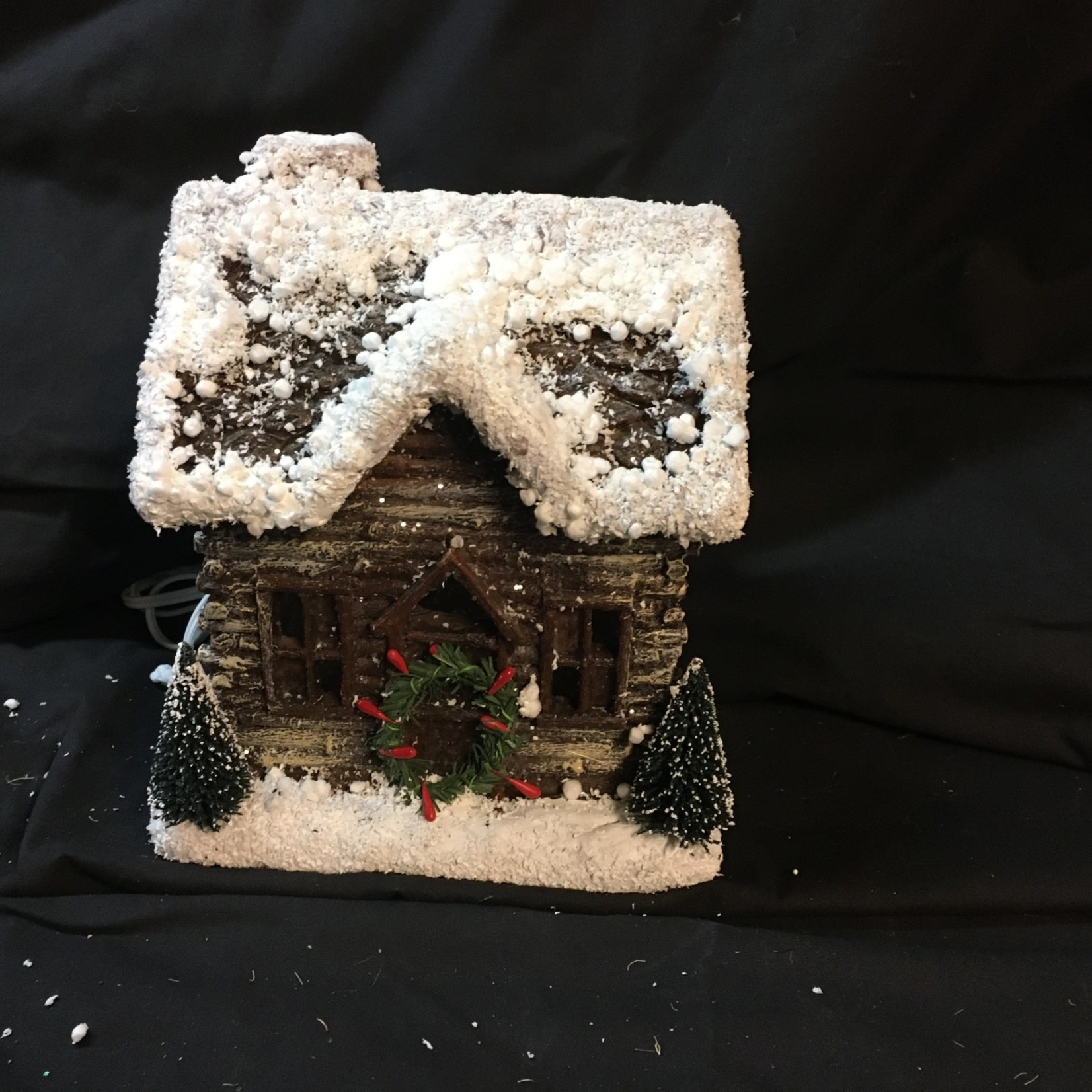 8" Light Up Log House (box)