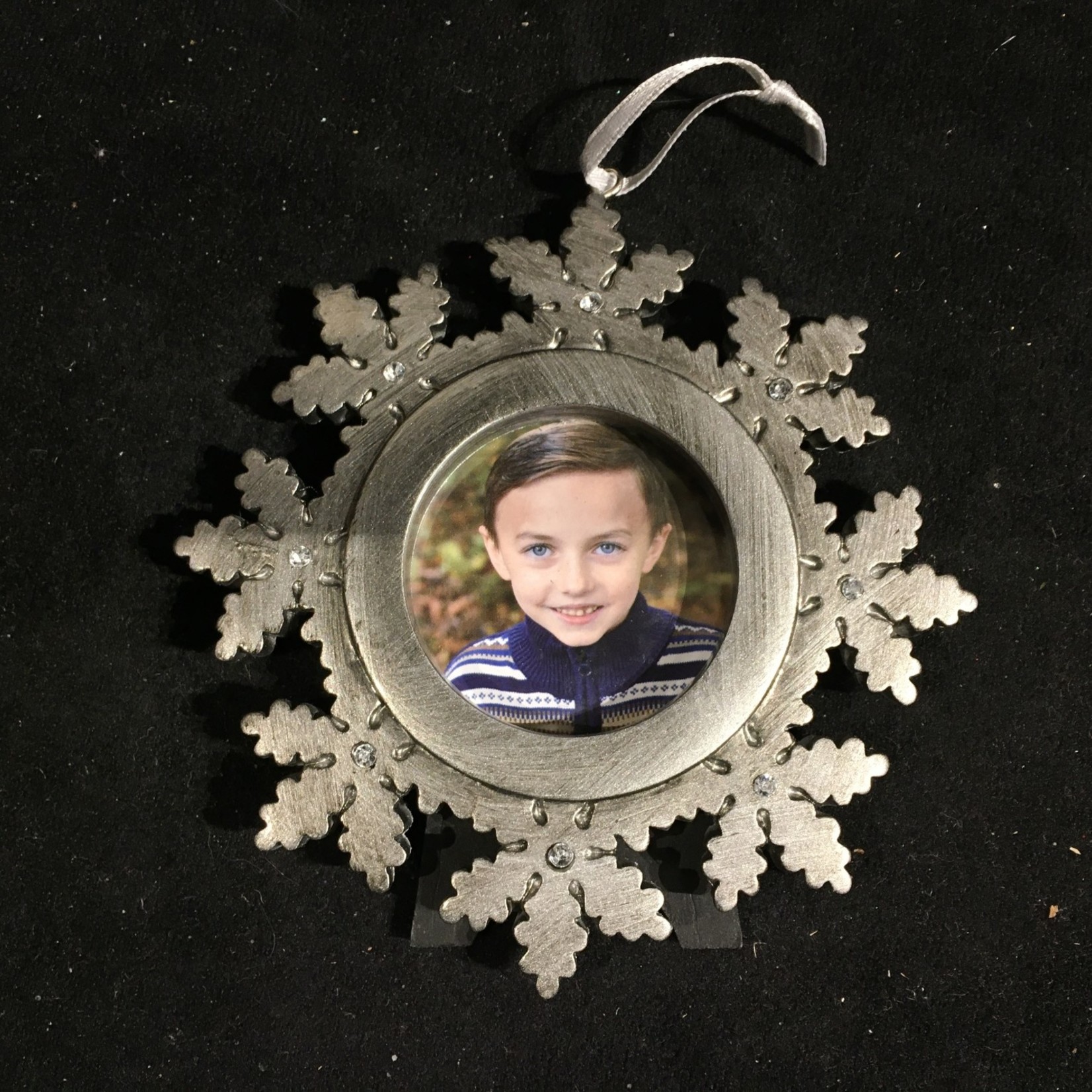 Pewter Look Snowflake Photo Frame Orn