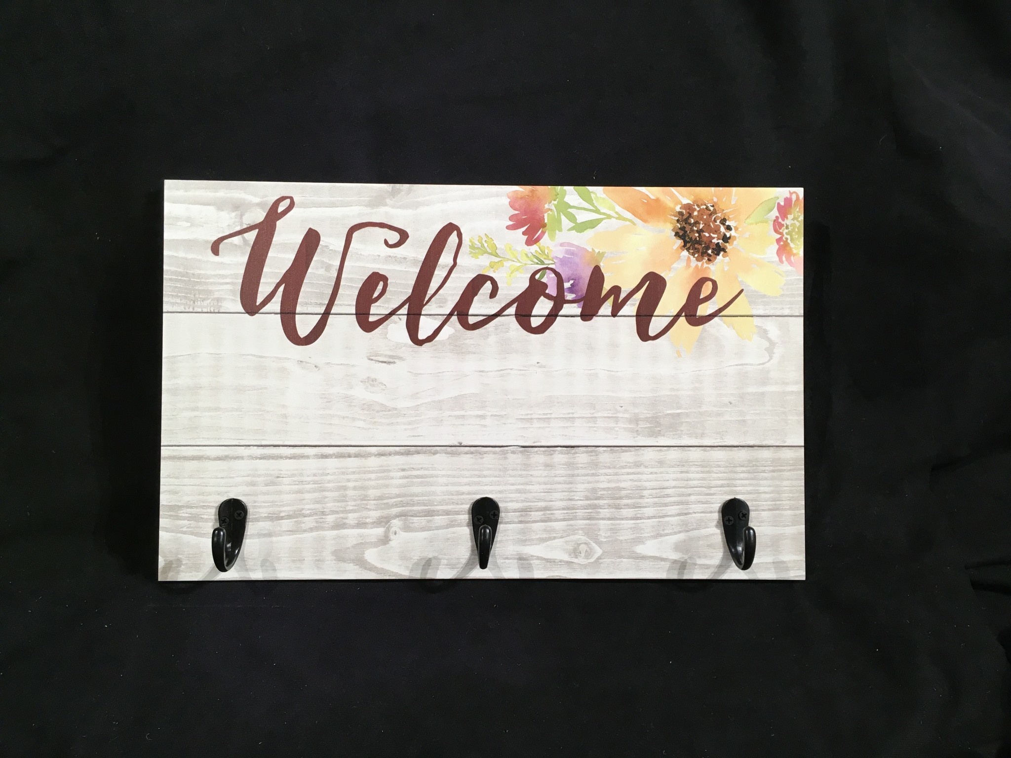 Plaque w/Hooks 17x10.5” Christmas Tyme