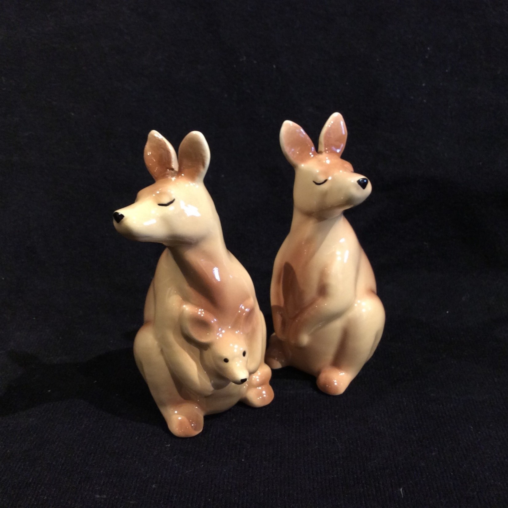 Kangaroo Couple Salt & Pepper