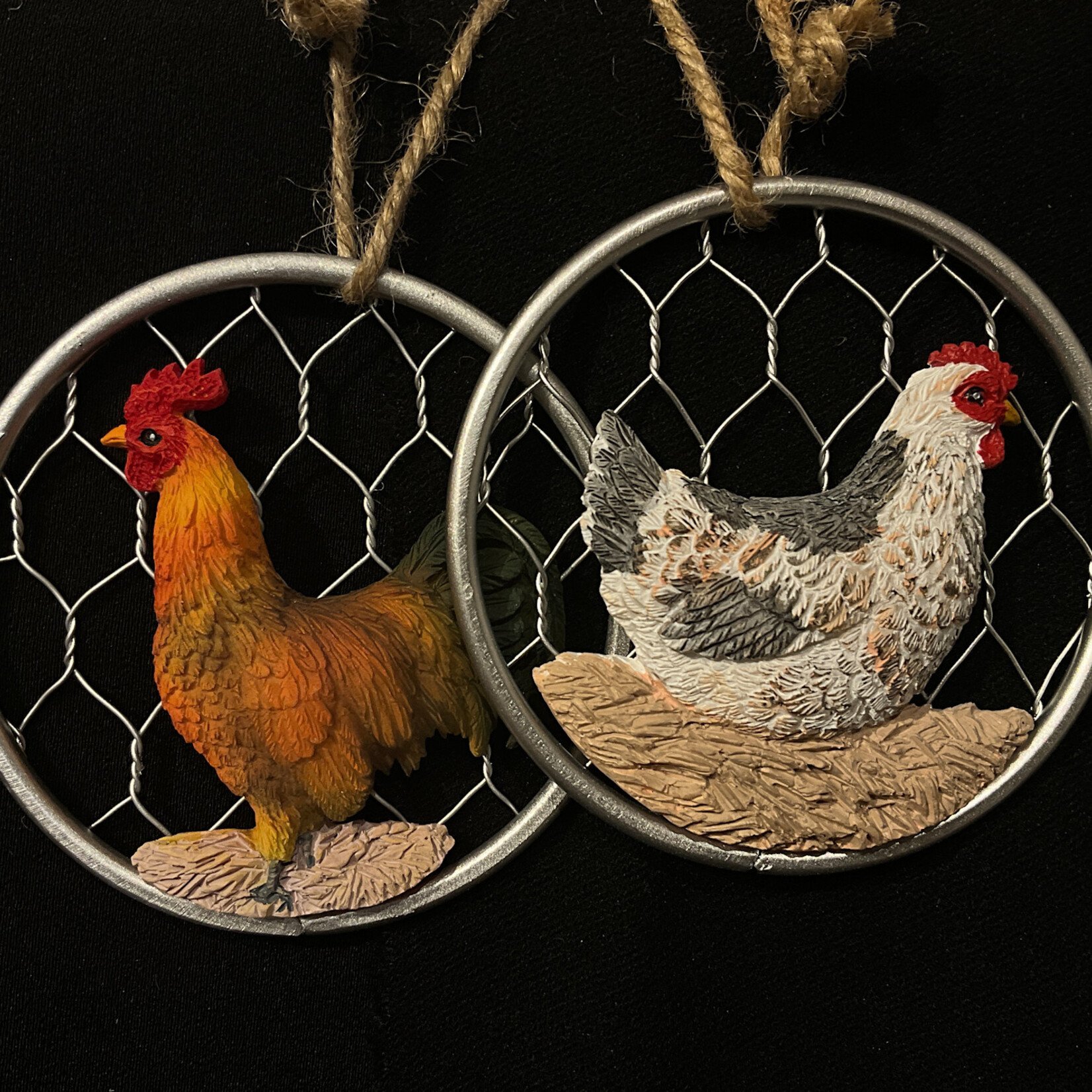 Chicken on Wire Orn 2A