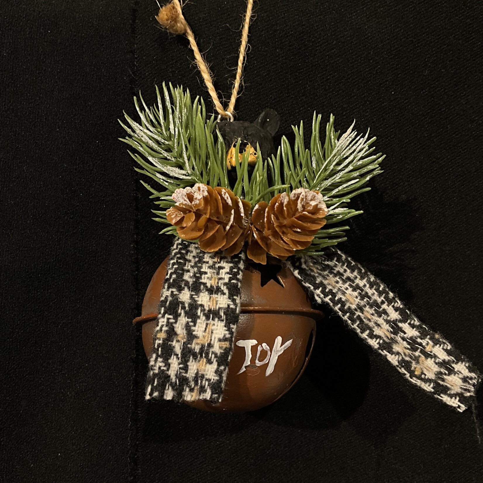 **Bear w/Bell Ornament