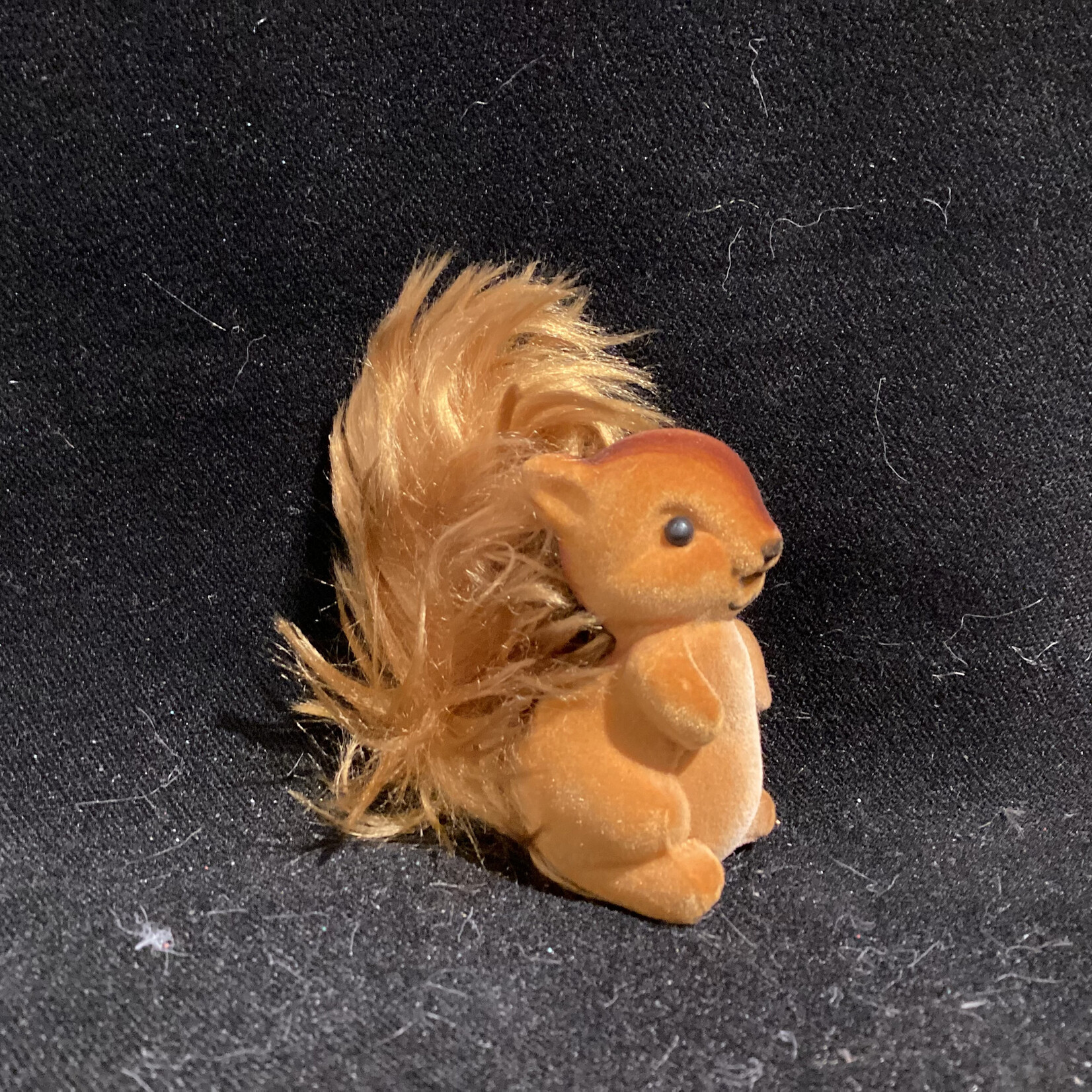 **Flocked Red Squirrel Orn