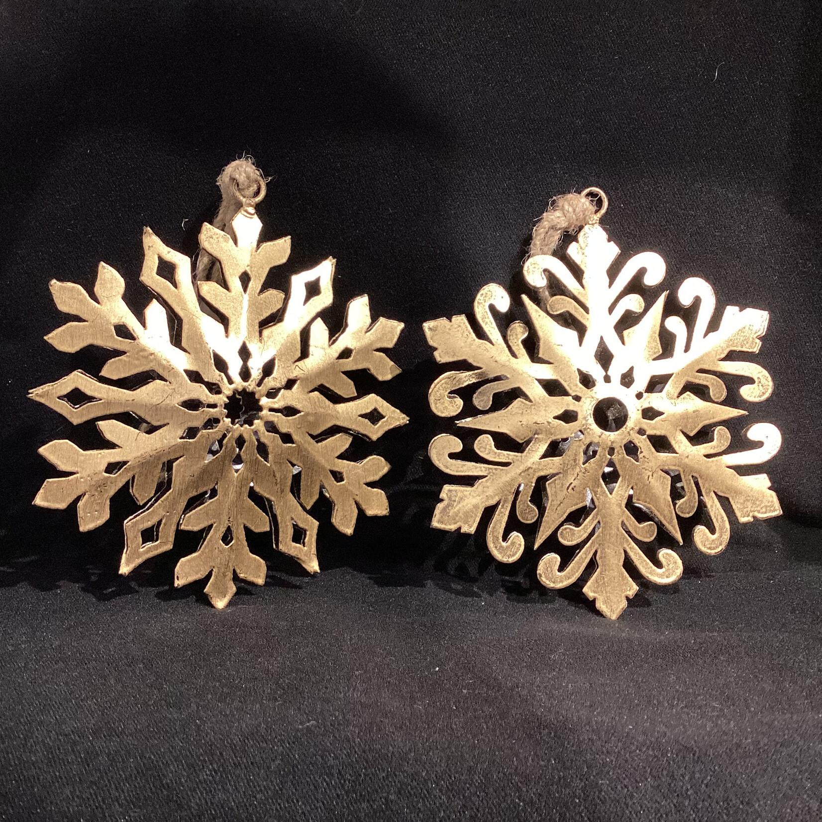 **Gold Snowflake Orn 2A