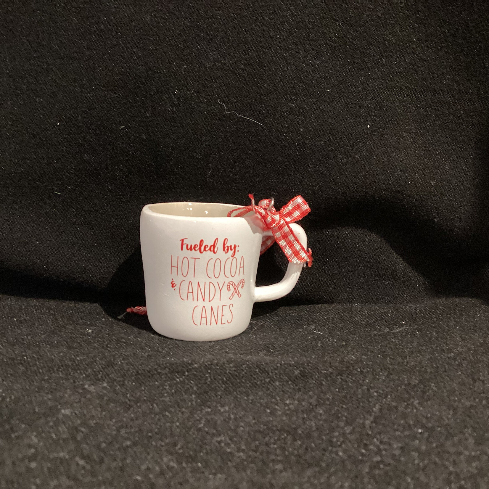 **Red & White Christmas Mug Orn