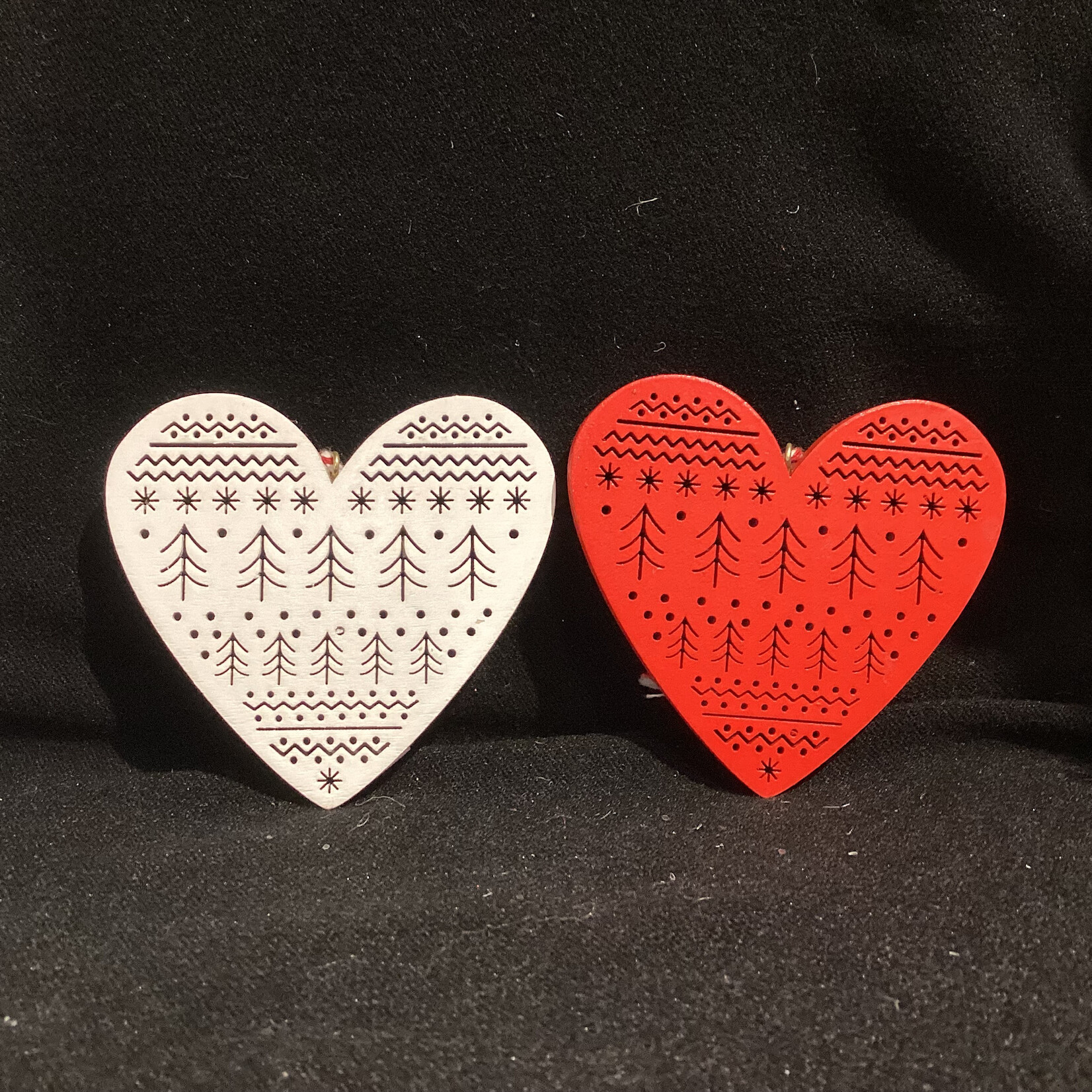 **Painted Wood Heart Orn 2A