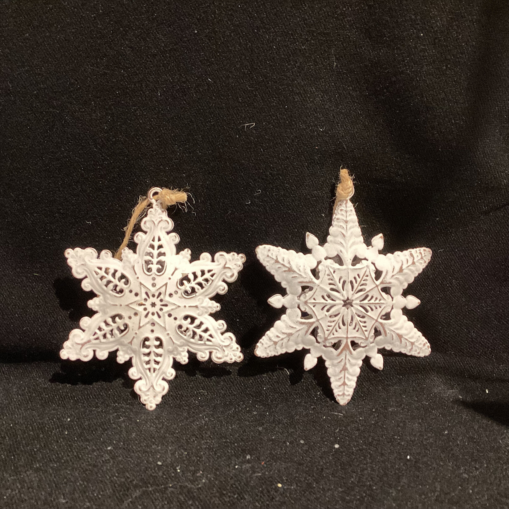**Antique White Metal Snowflake Orn 2A