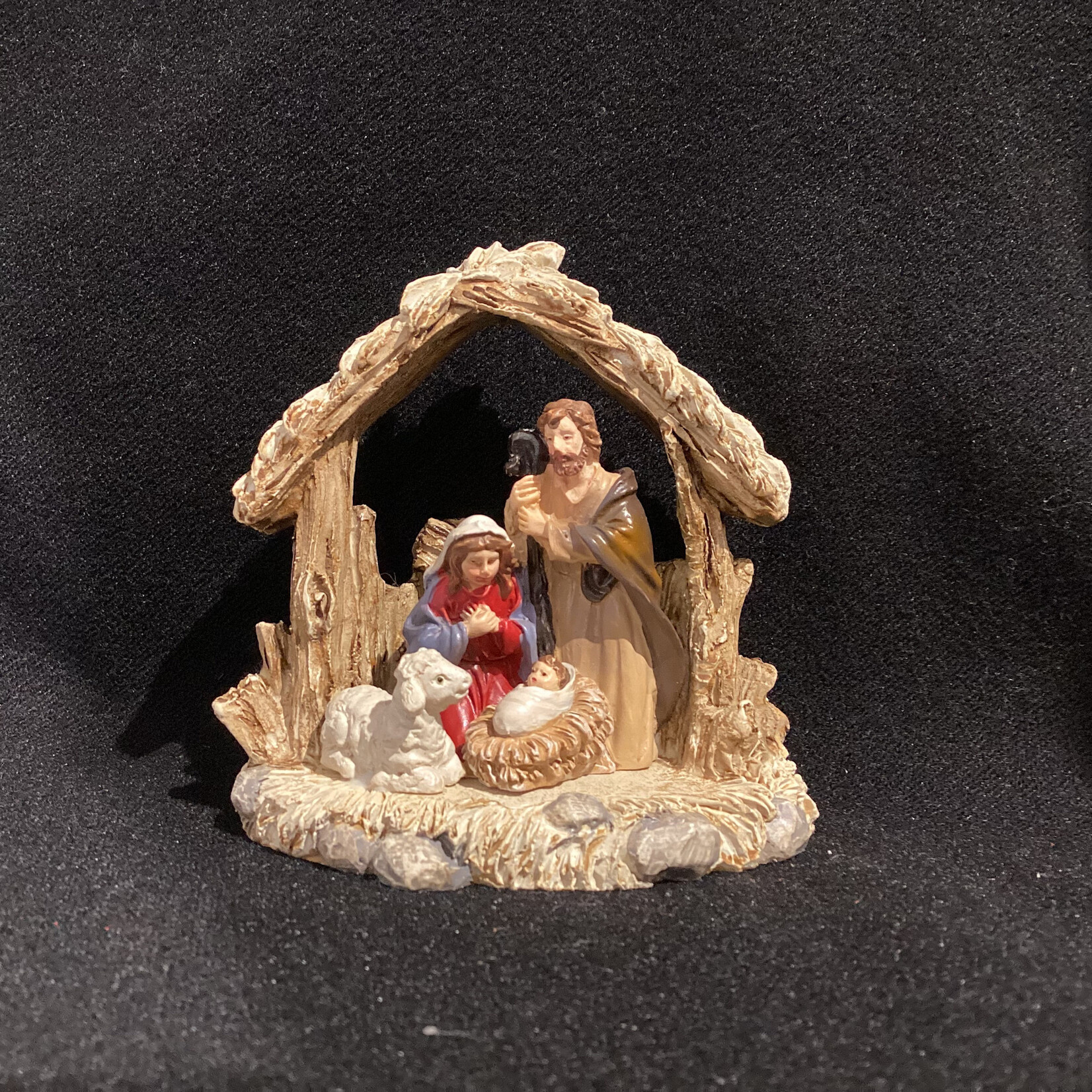 3.5" Holy Family in Stable w/Sheep