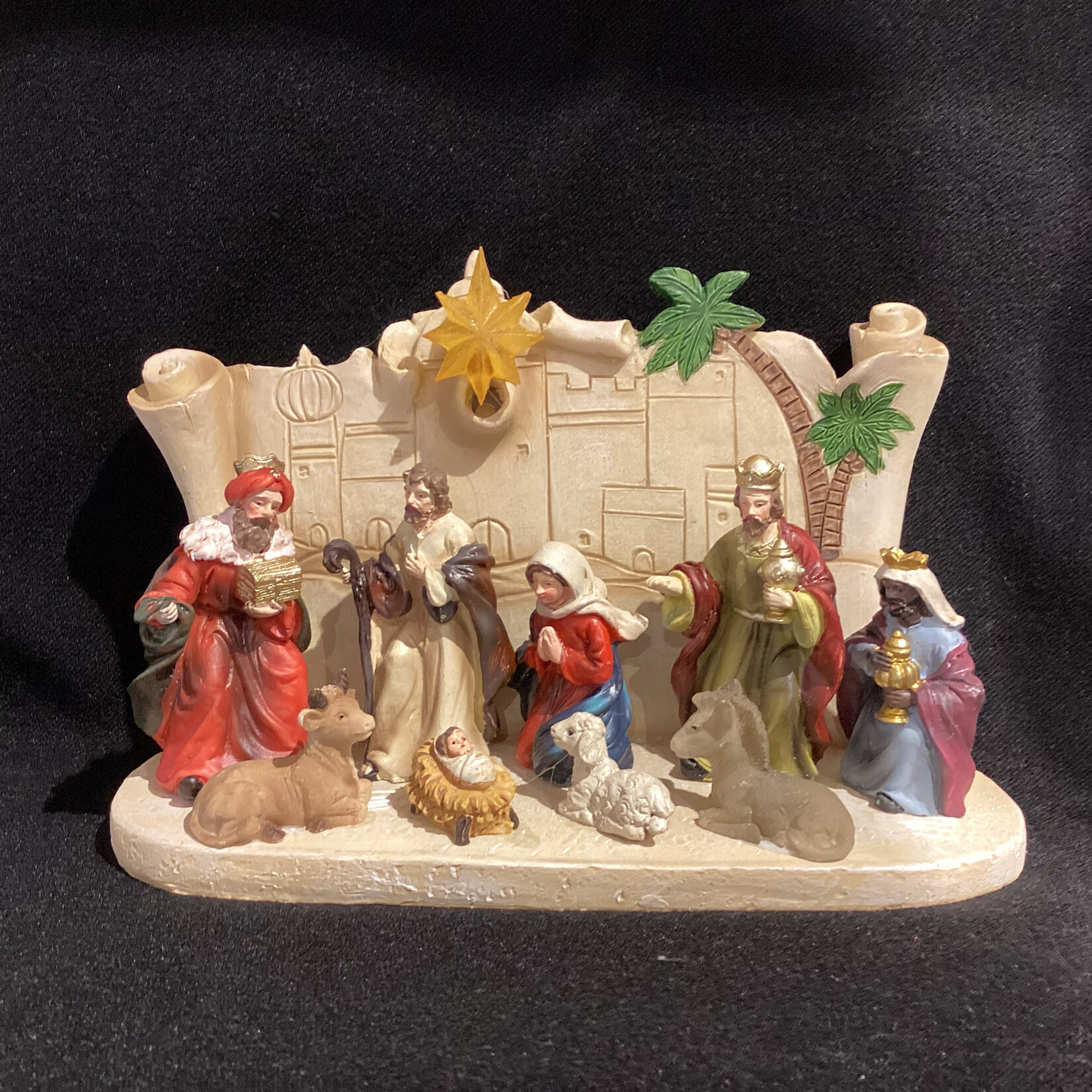 7.5" Nativity w/LED Star (box)