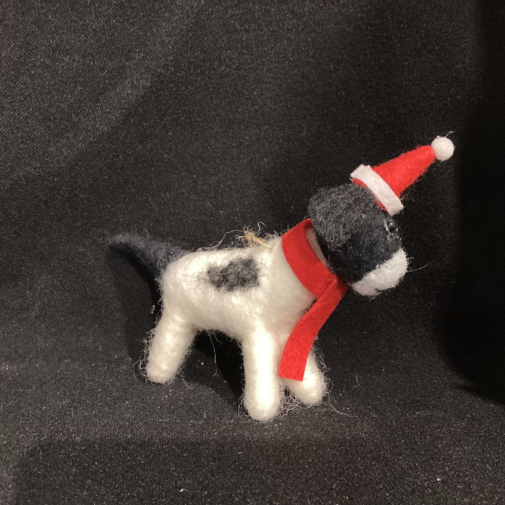 **Felt B&W Dog w/Santa Hat