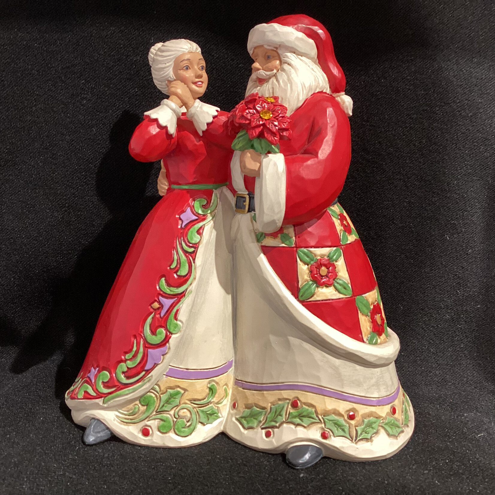 Jim Shore - 7" Holiday Dance (Mr & Mrs Claus)