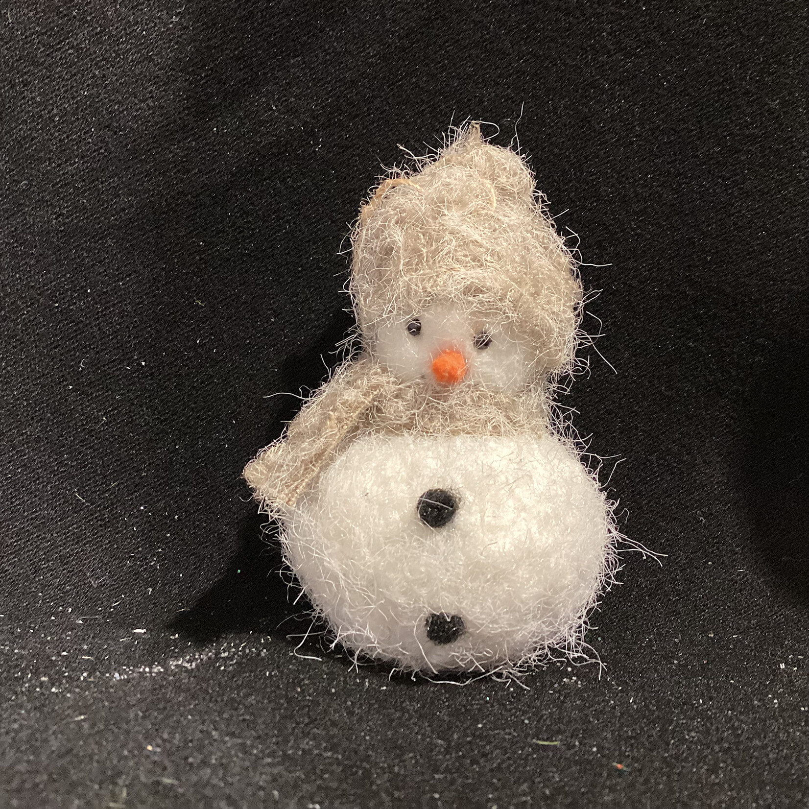 **Soft Snowman w/Grey Scarf Orn