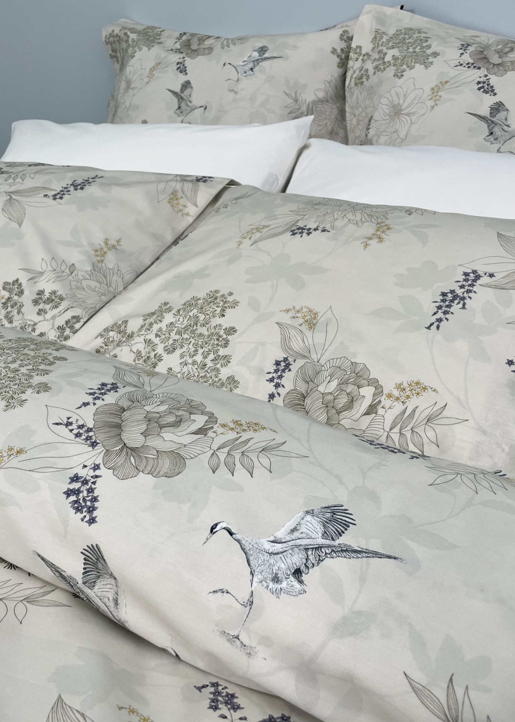 Cuddle Down *s/2 Qn Tan Floral w/Birds Pillow Cases-Cuddle Down