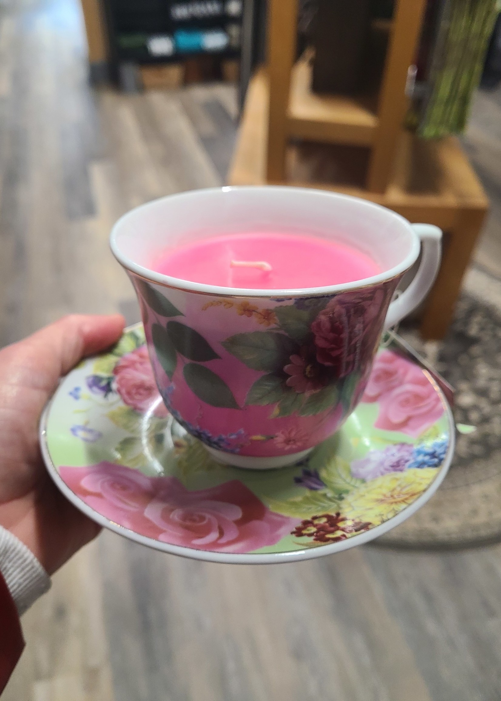 North American Country Home *Teacup with Candle -NACH