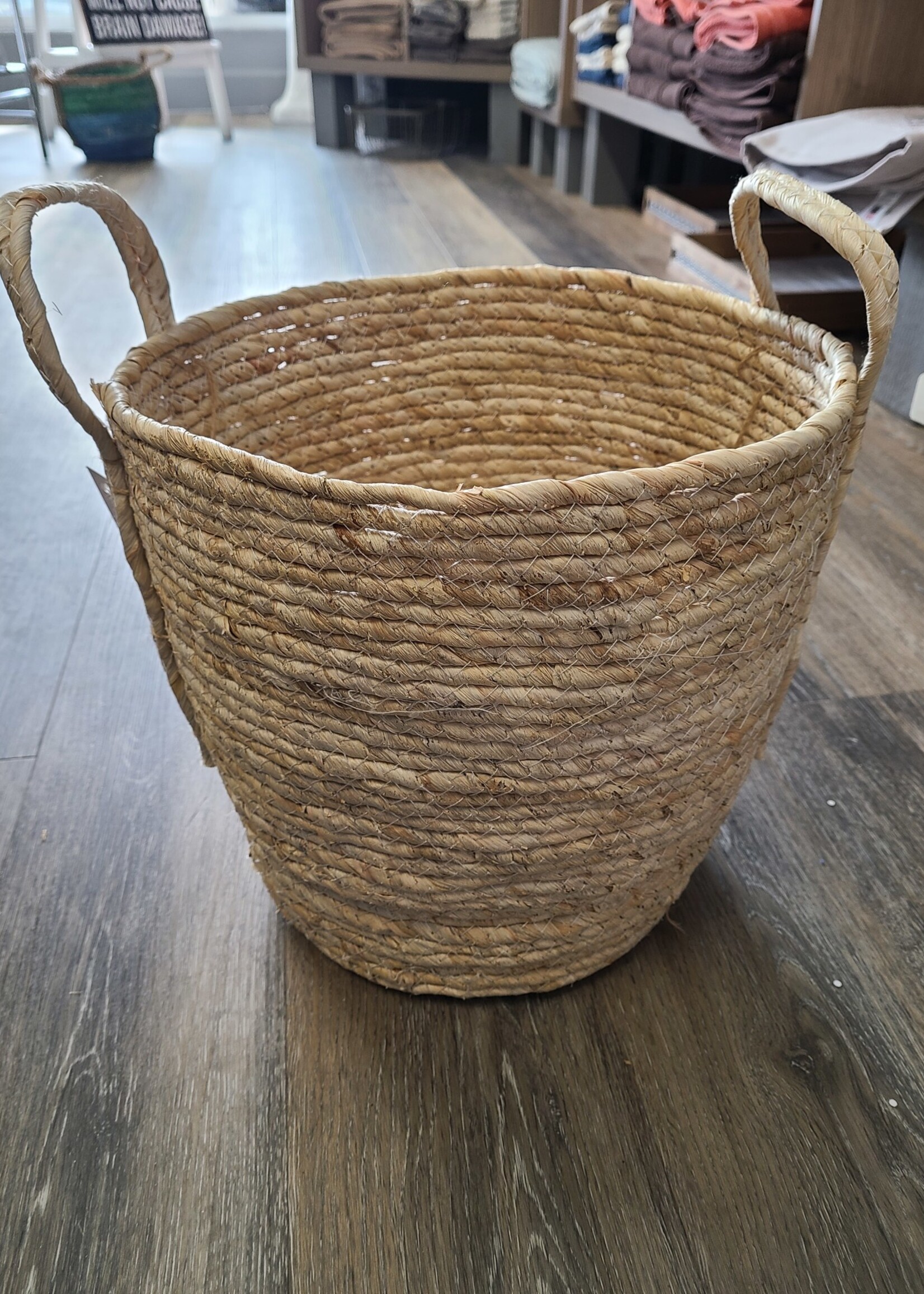 North American Country Home *sm Cream Corn Leaf Basket-NACH