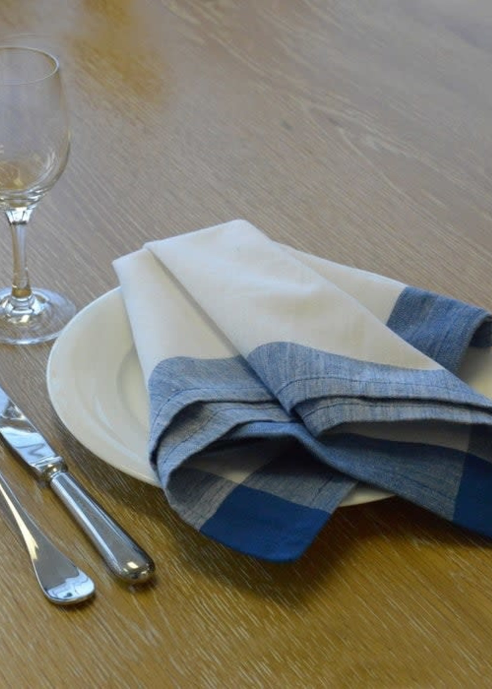 Garnier Thiebaut Linens *s/4 White w/Blue Trim Napkins-Garnier