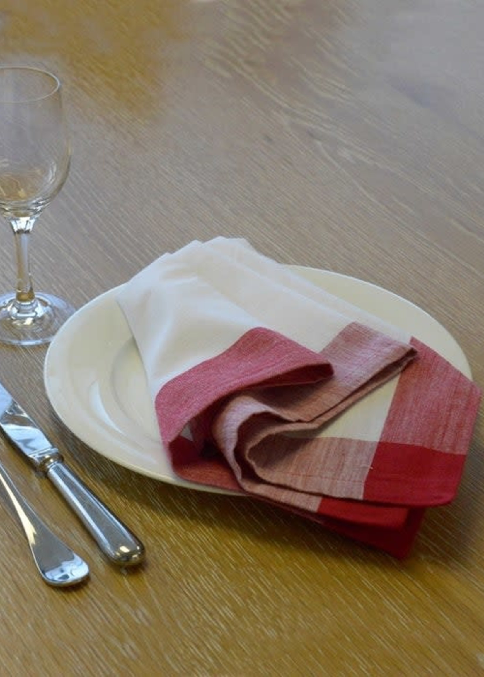 Garnier Thiebaut Linens *s/4 White w/Red Trim Napkins-Garnier