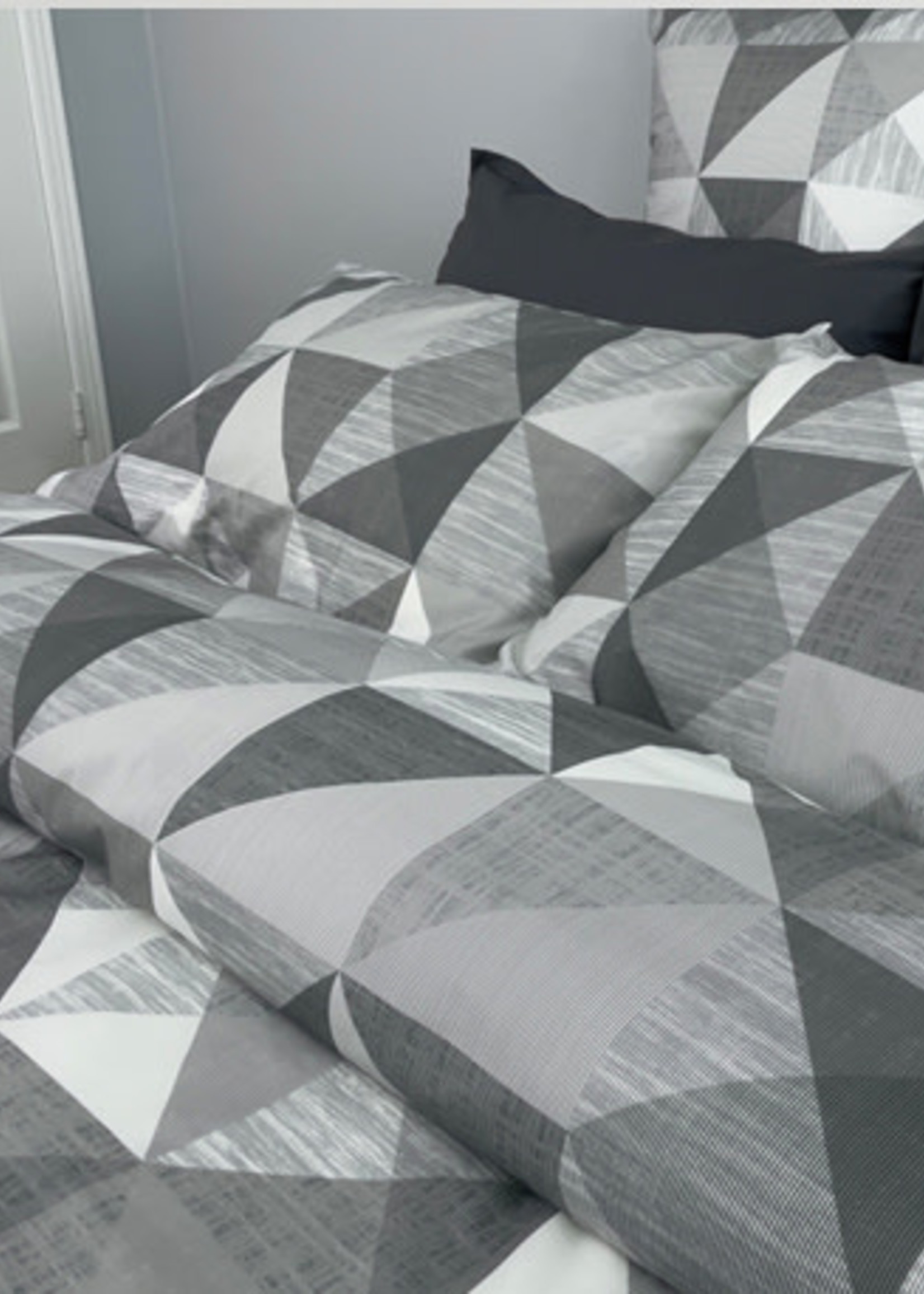 Cuddle Down *s/2 *Qn Grey Geometrics w/Small Stripes Quadrant Pillow Cases-Cuddle Down