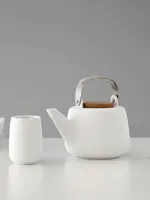 viva *.5L White Nicola Teapot-Spruced