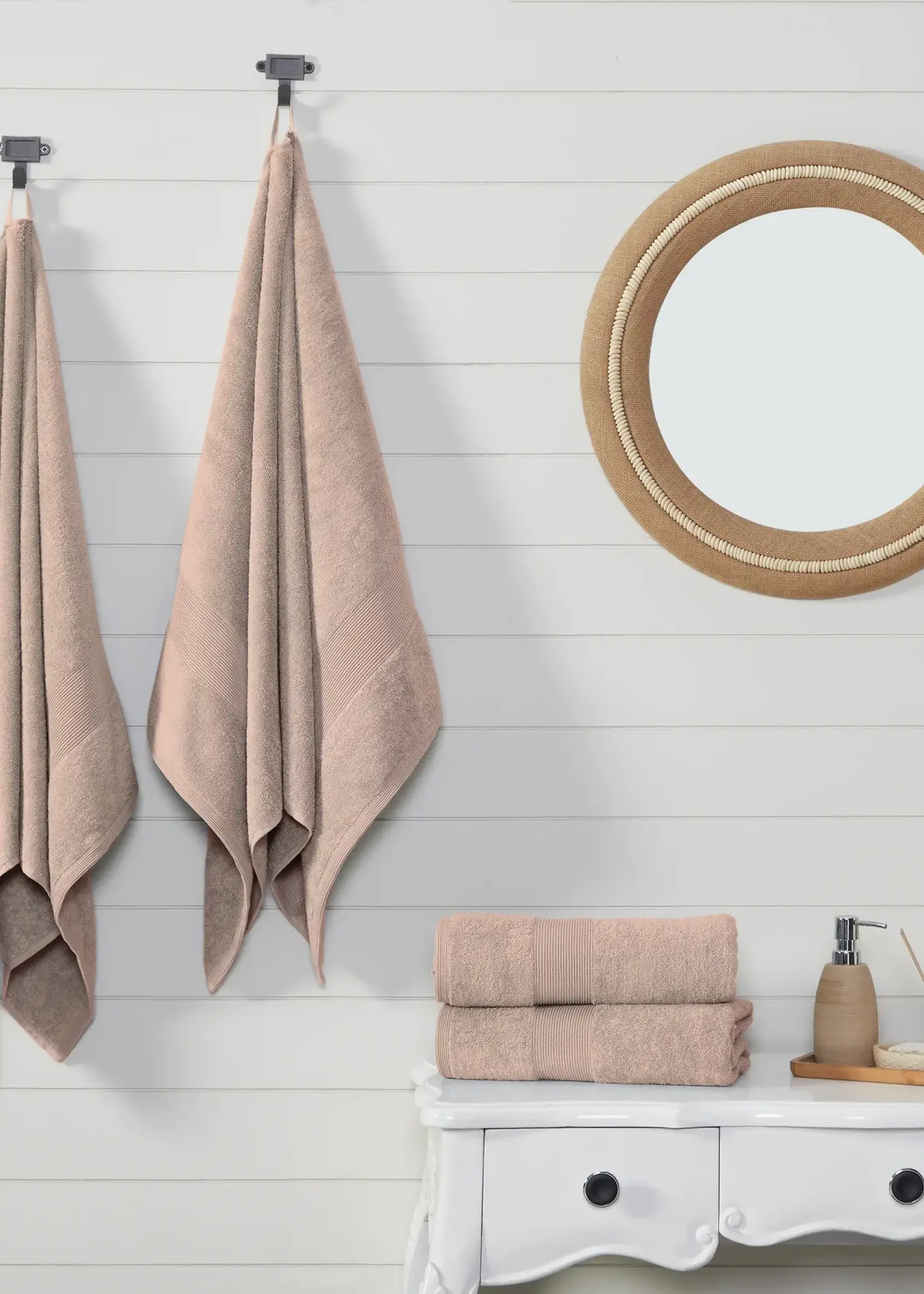 Fabstyles *Taupe Bath Towel w/Solid Stripe-Fabstyles