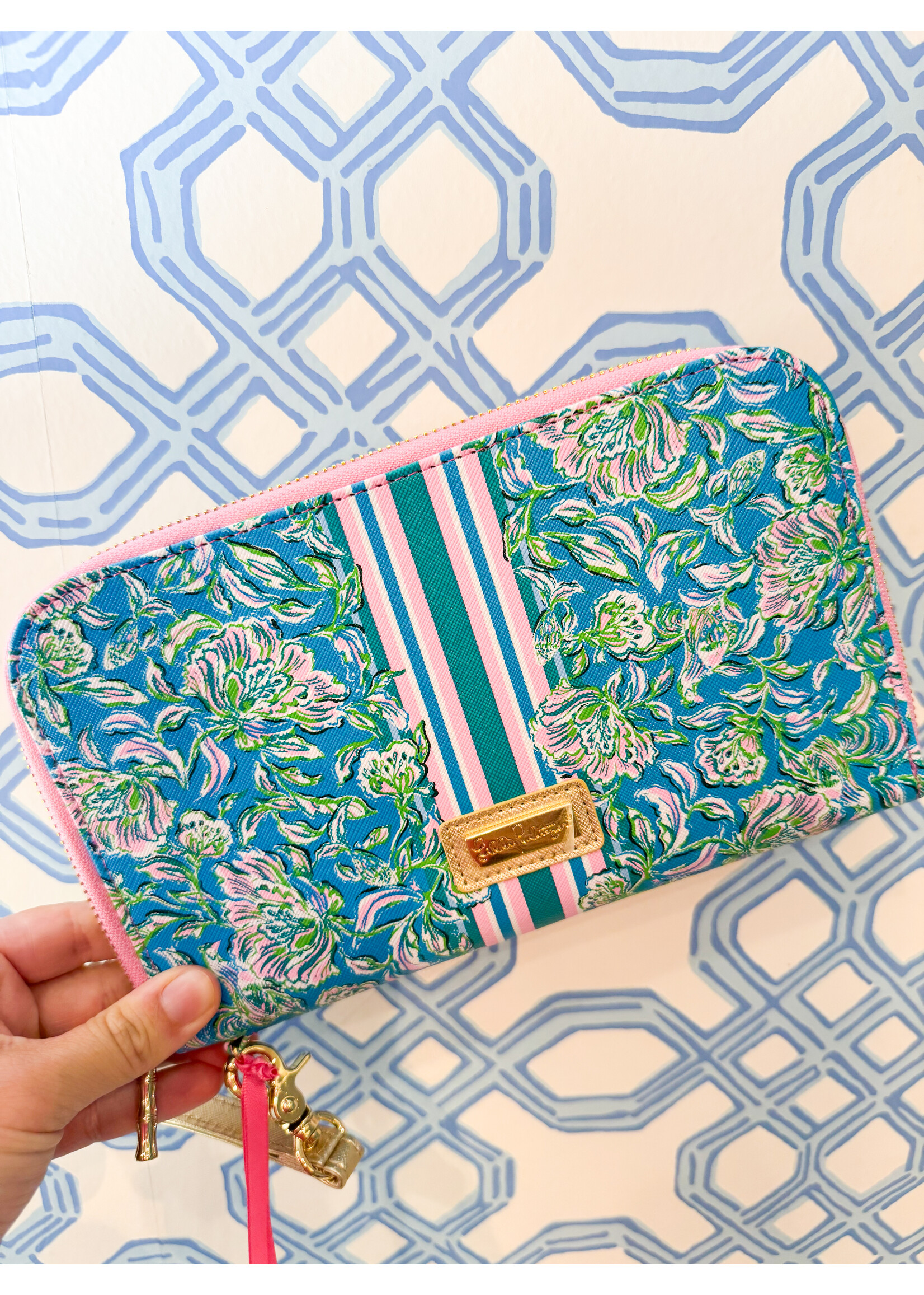 Lilly Pulitzer Lilly Pulitzer Travel Wallet-Chick Magnet