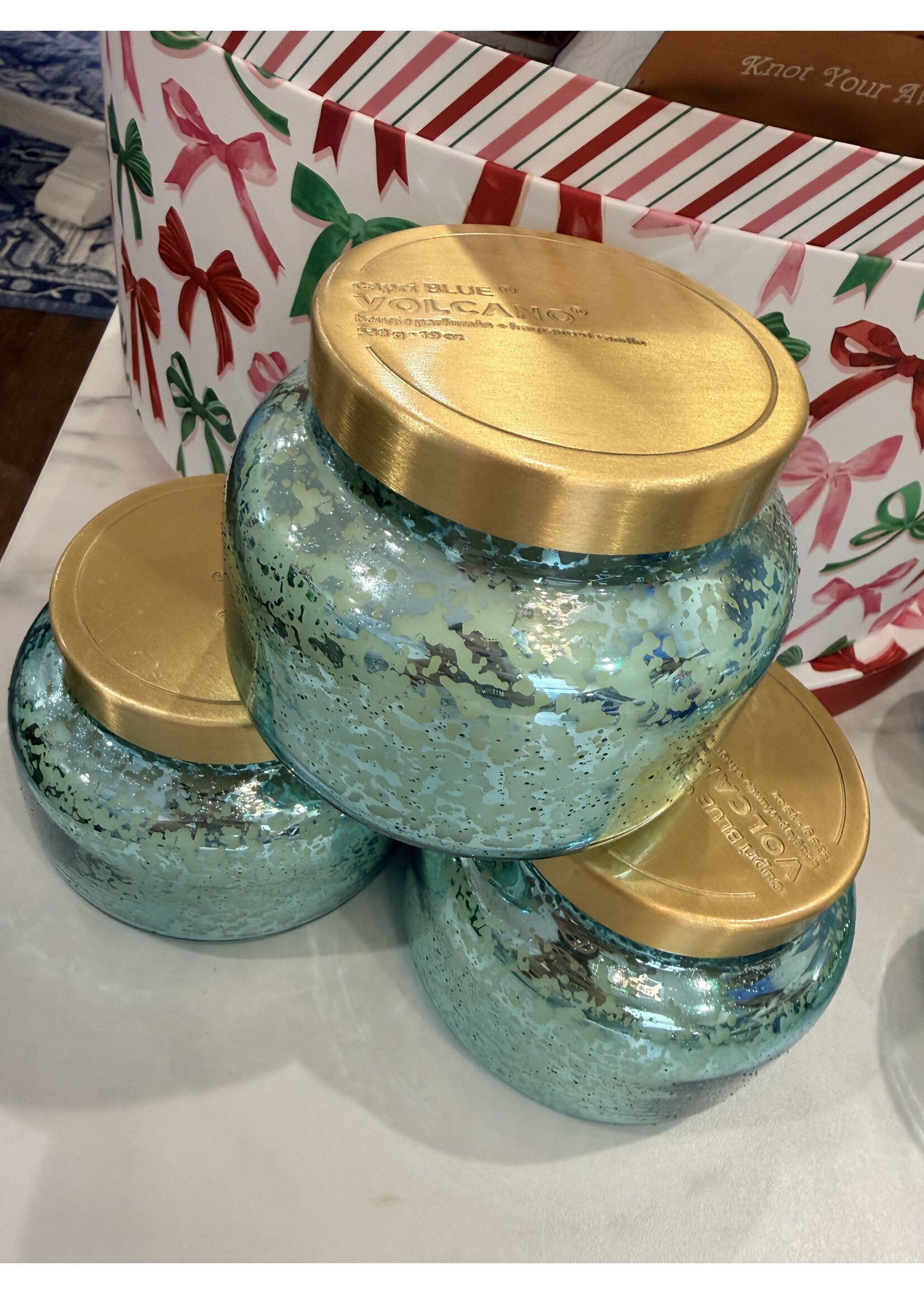CAPRI BLUE Capri Blue Aqua Opaline Signature Candle {19oz}