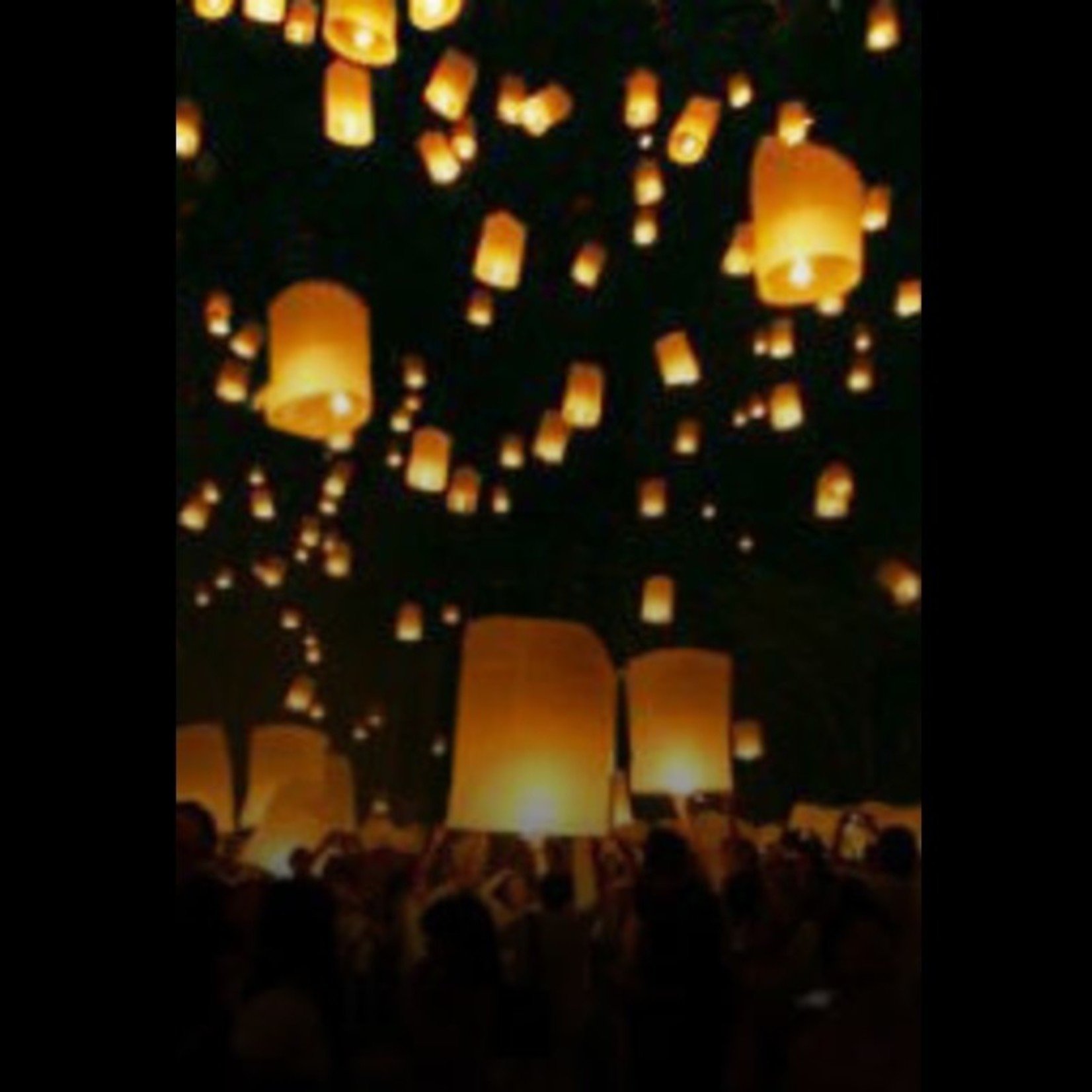 Flying Lanterns White - Archangel Fireworks Exclusive