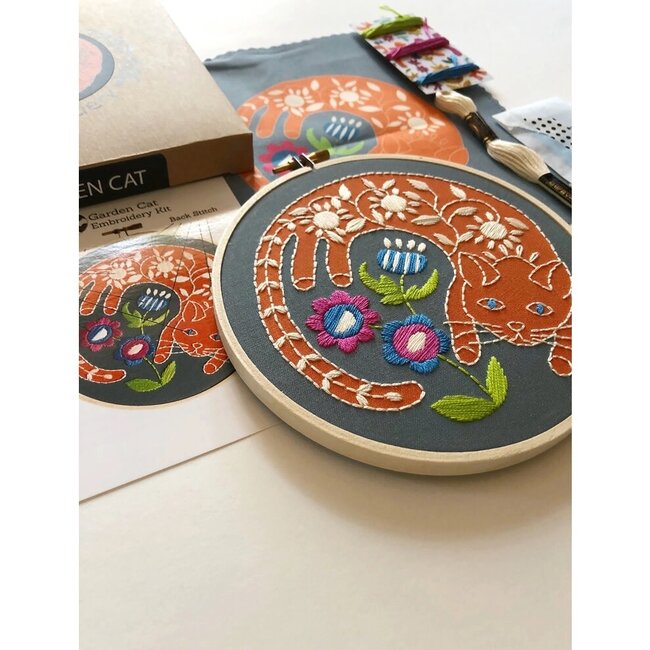 Rikrack Embroidery Kit Garden Cat