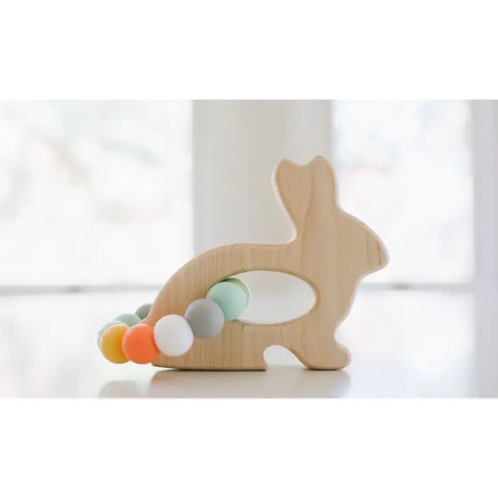 Bunny Grasping Wooden Toy Bannor Color Mix