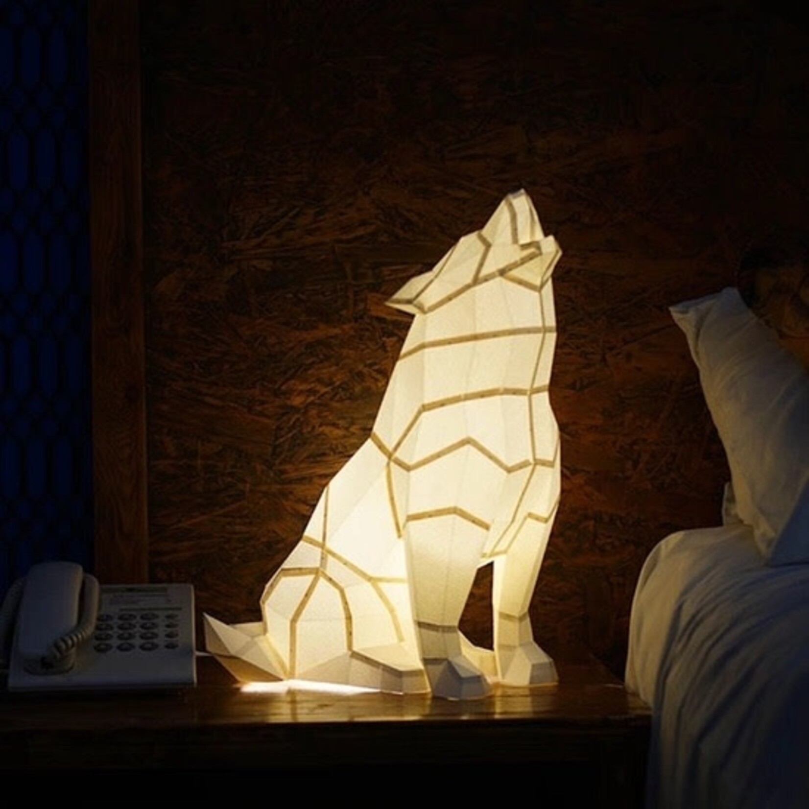 Paper Model Kit Wolf 3D Lamp