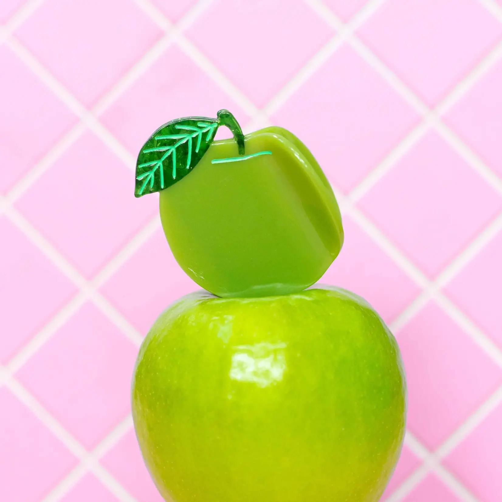 Jenny Lemon Hair Claw - Apple