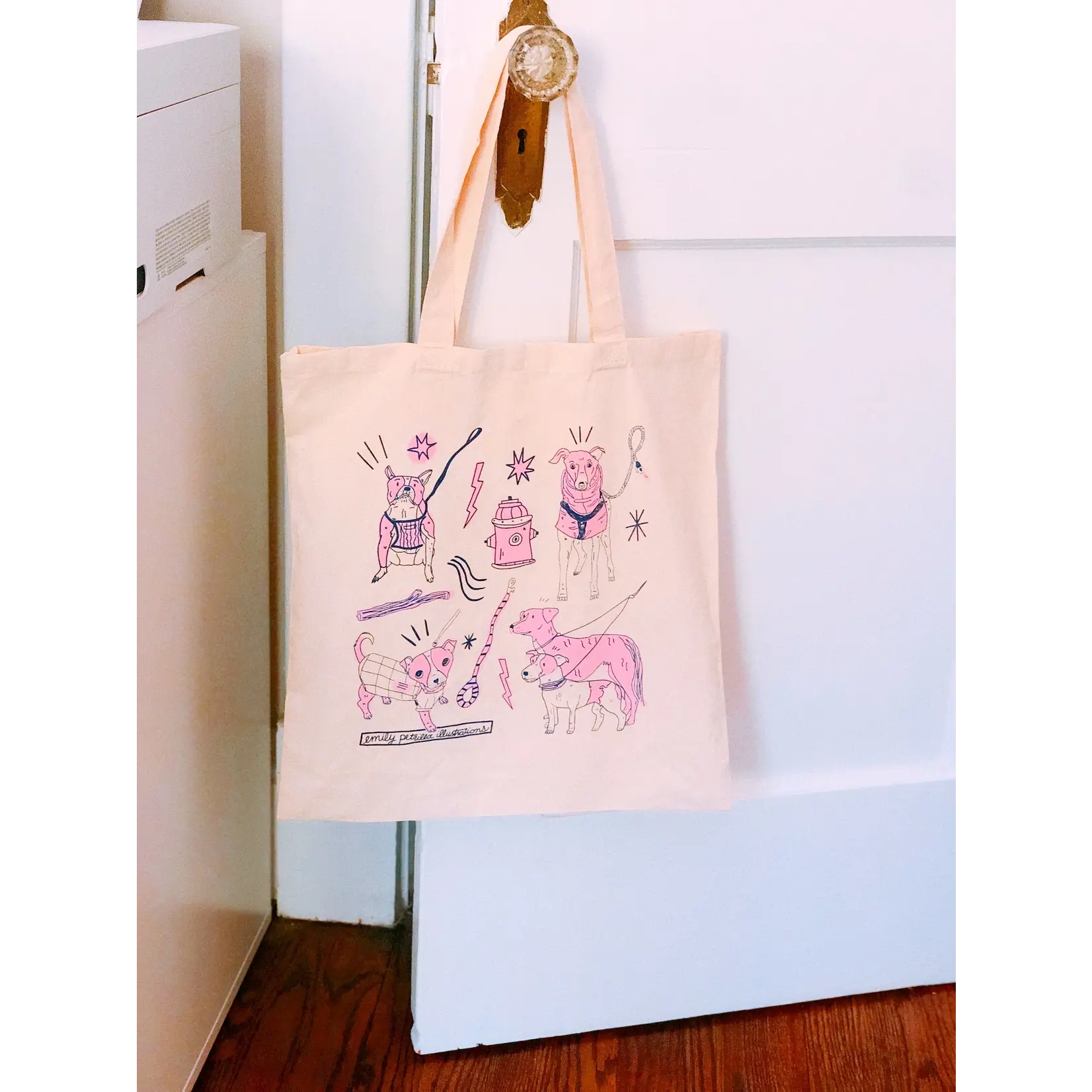 Emily Petrilla Illustrations Emily Petrilla - Dog Walk Tote Bag