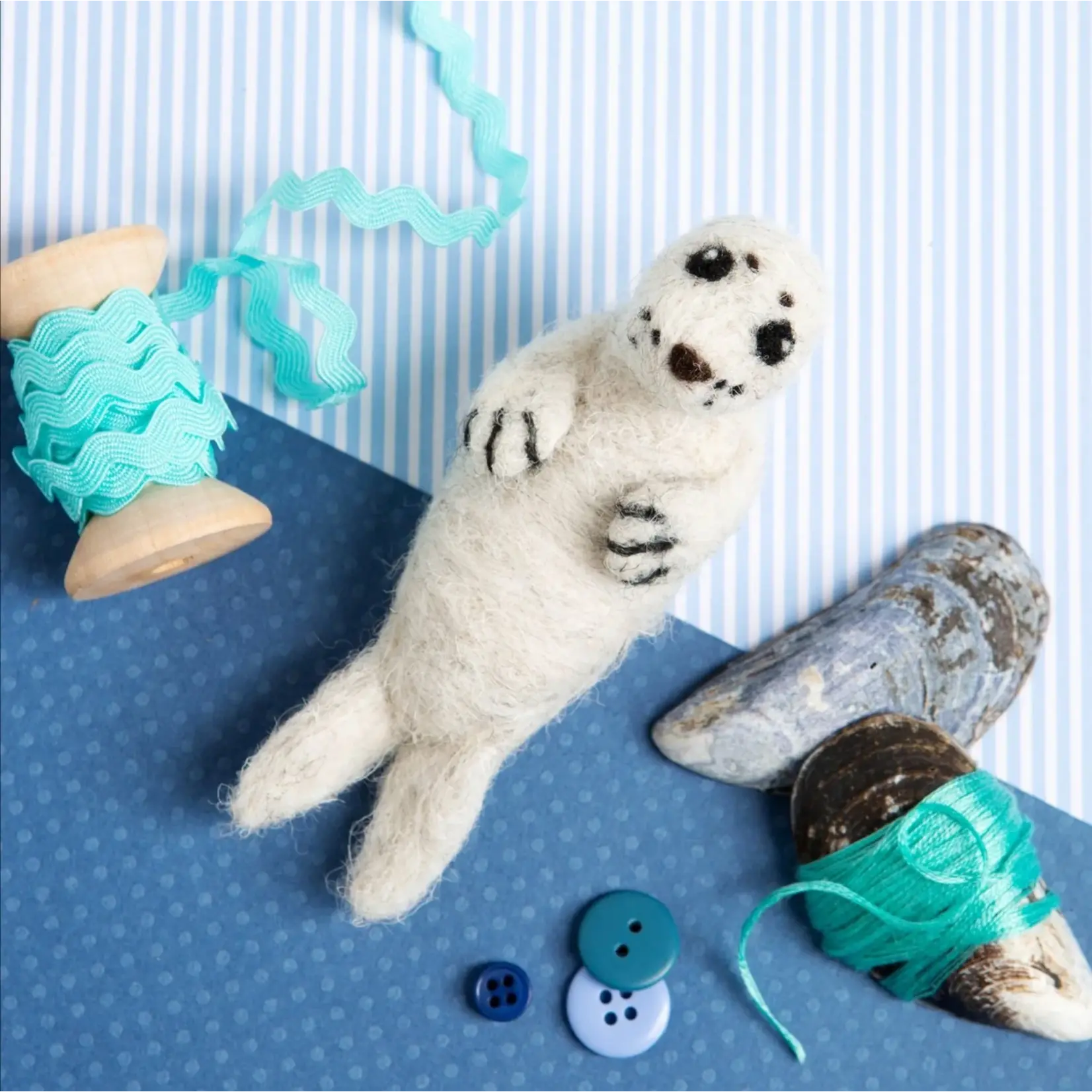 Needle Felting Kit - Seal Pup