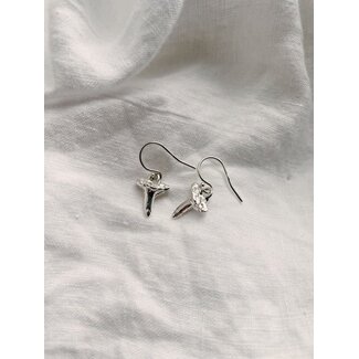 Las Lobas Marina Shark Tooth Earrings - Sterling Silver