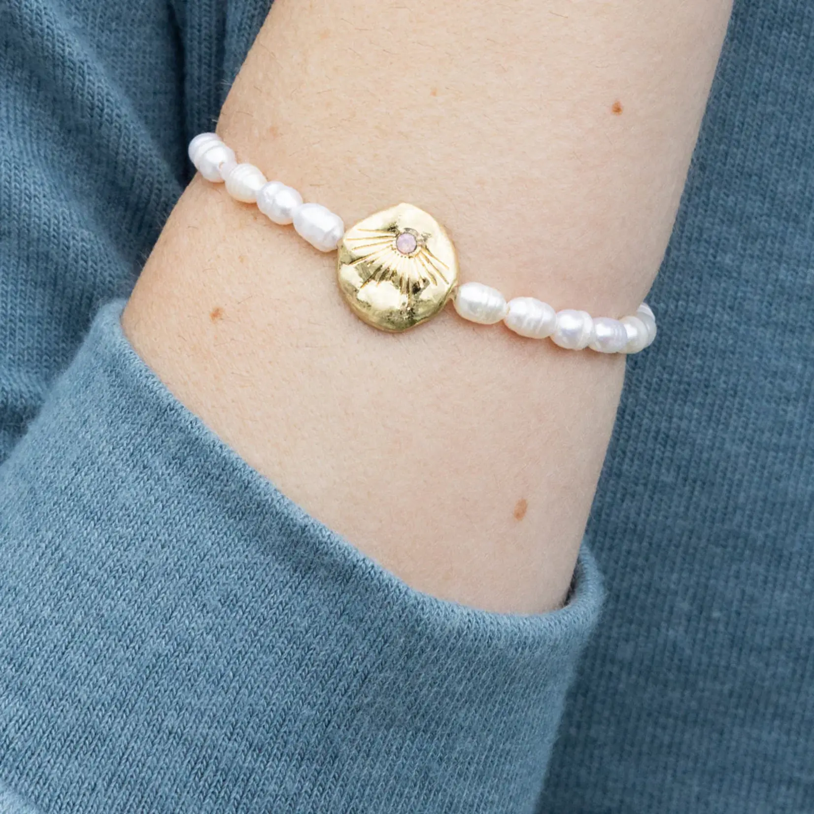Pearl Affirmation Bracelet - Love Gold